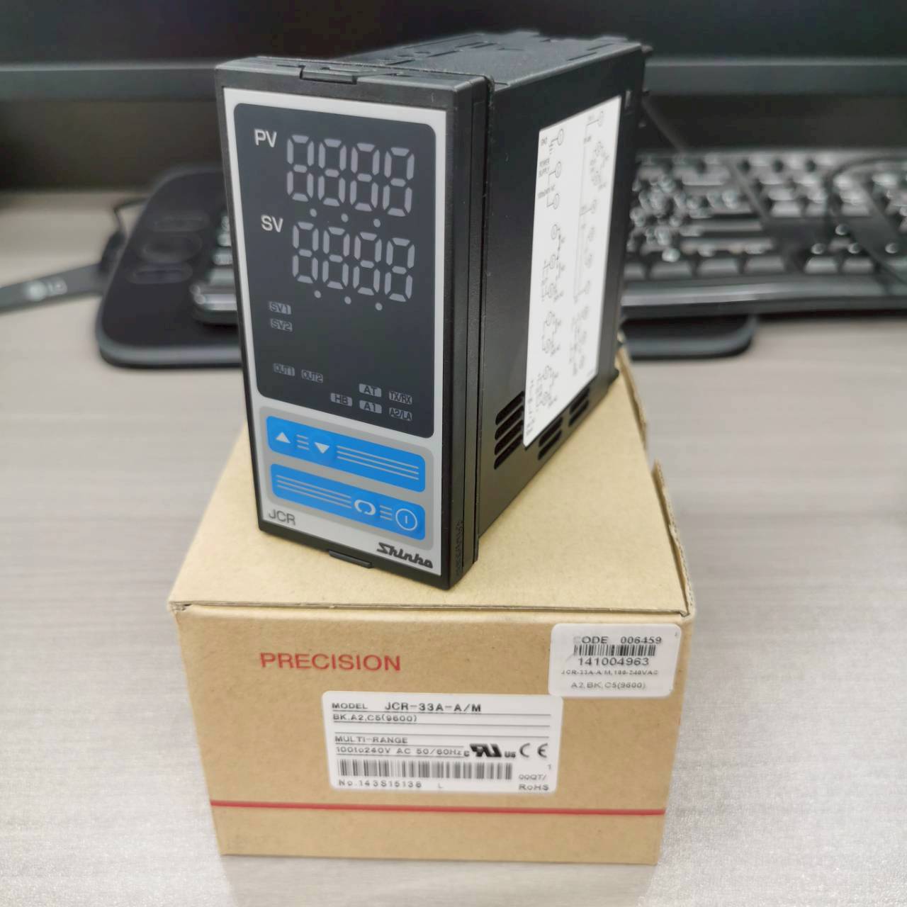 SHINKO เครื่องวัดและควบคุมอุณหภูมิ Temperature Controller - Multi JCR-33A-A/M