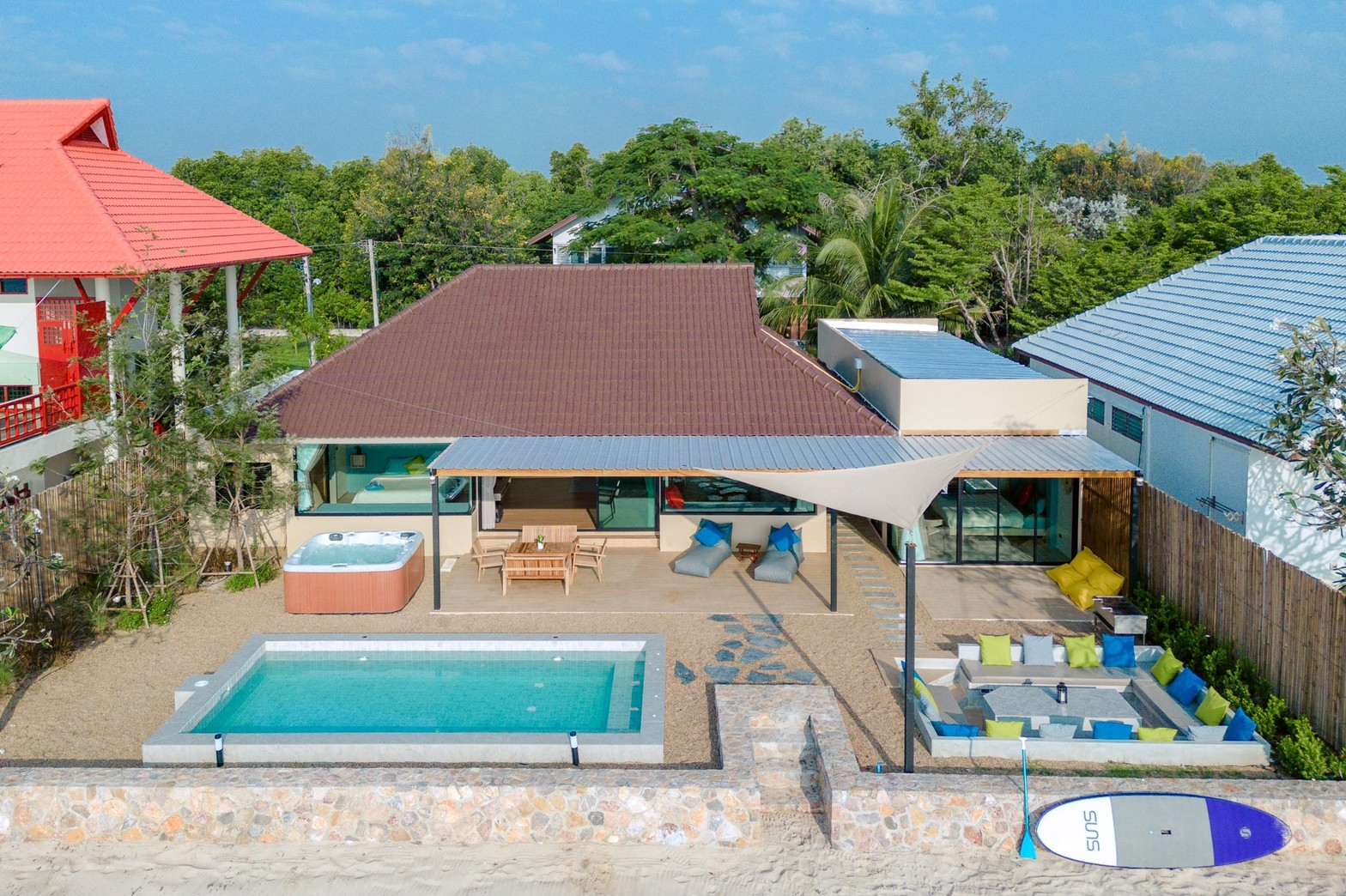 HR15055 บ้านพักติดทะเล The Coastal Vista Beach Villa