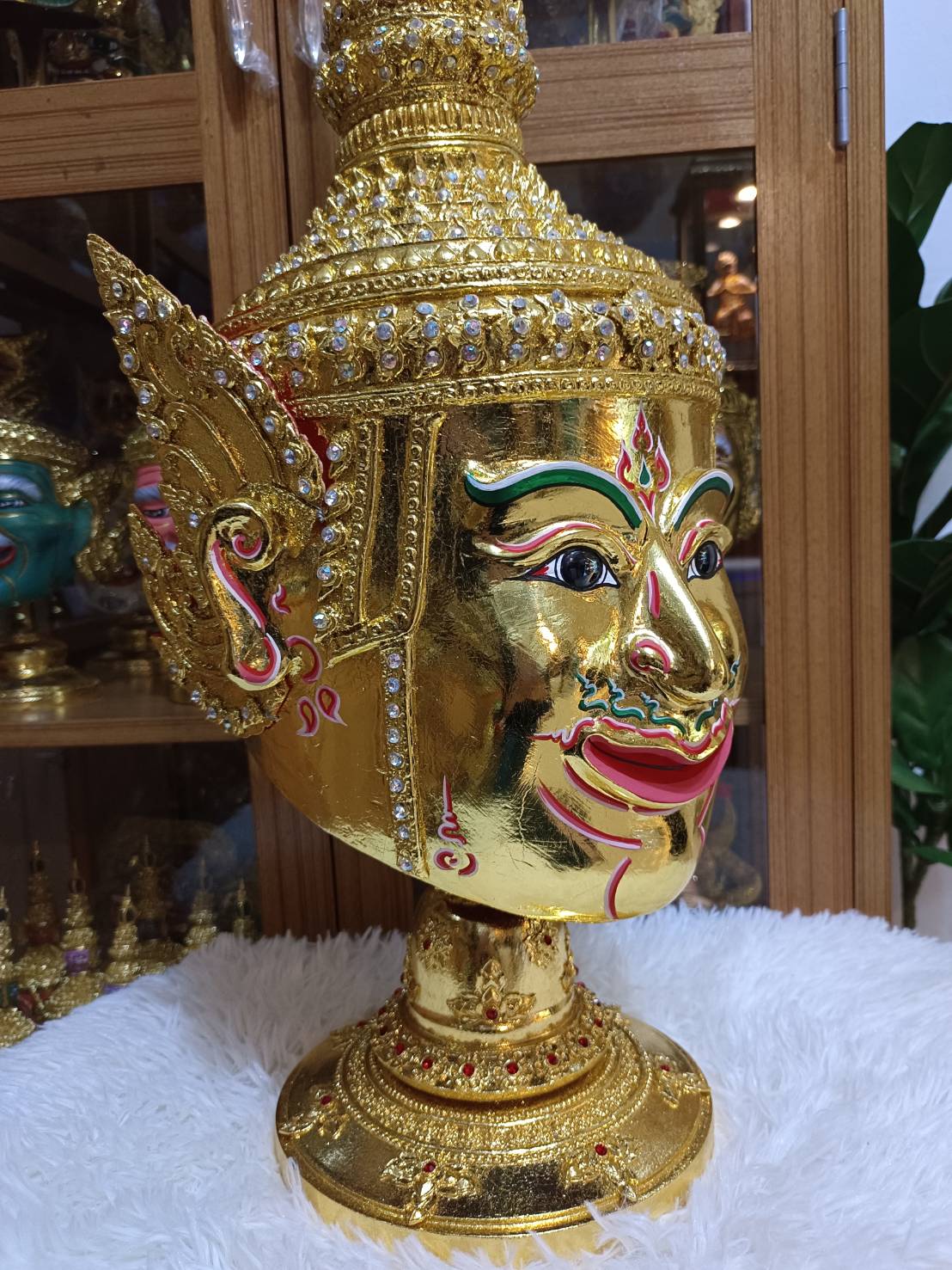 เศียร พระลักษณ์ ขนาดครอบ พร้อมฐานไม้อัดสีแดงฟรี