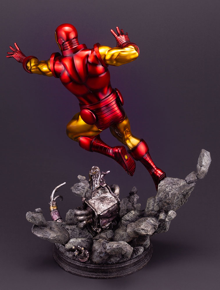 เปิดจอง : IRON MAN AVENGERS FINE ART STATUE