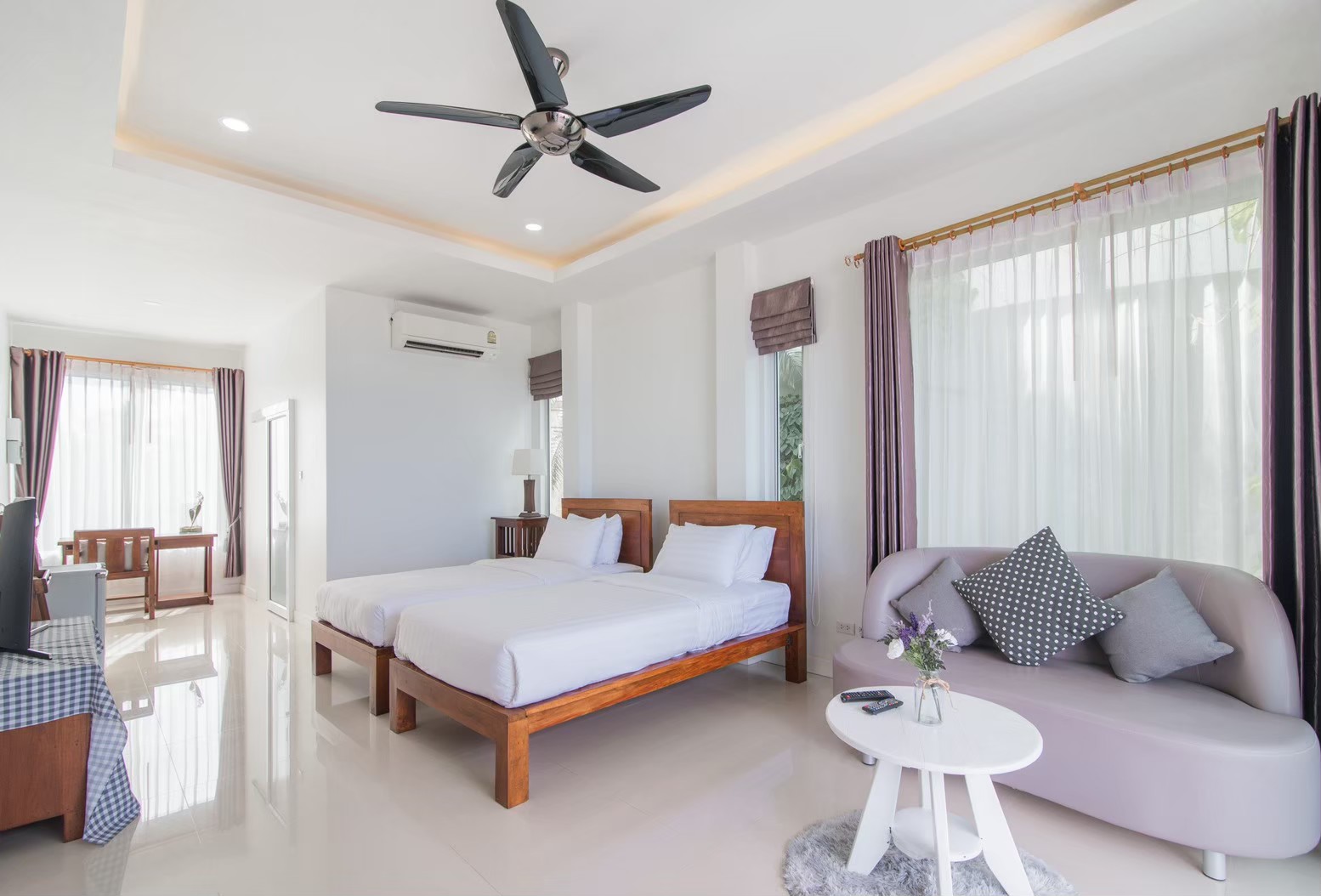 HR15045 บ้านพักติดทะเล The Moon Beach Villa