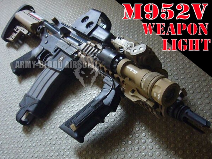 Element Surefire M952V Style WeaponLight New Version (Tan)prev next