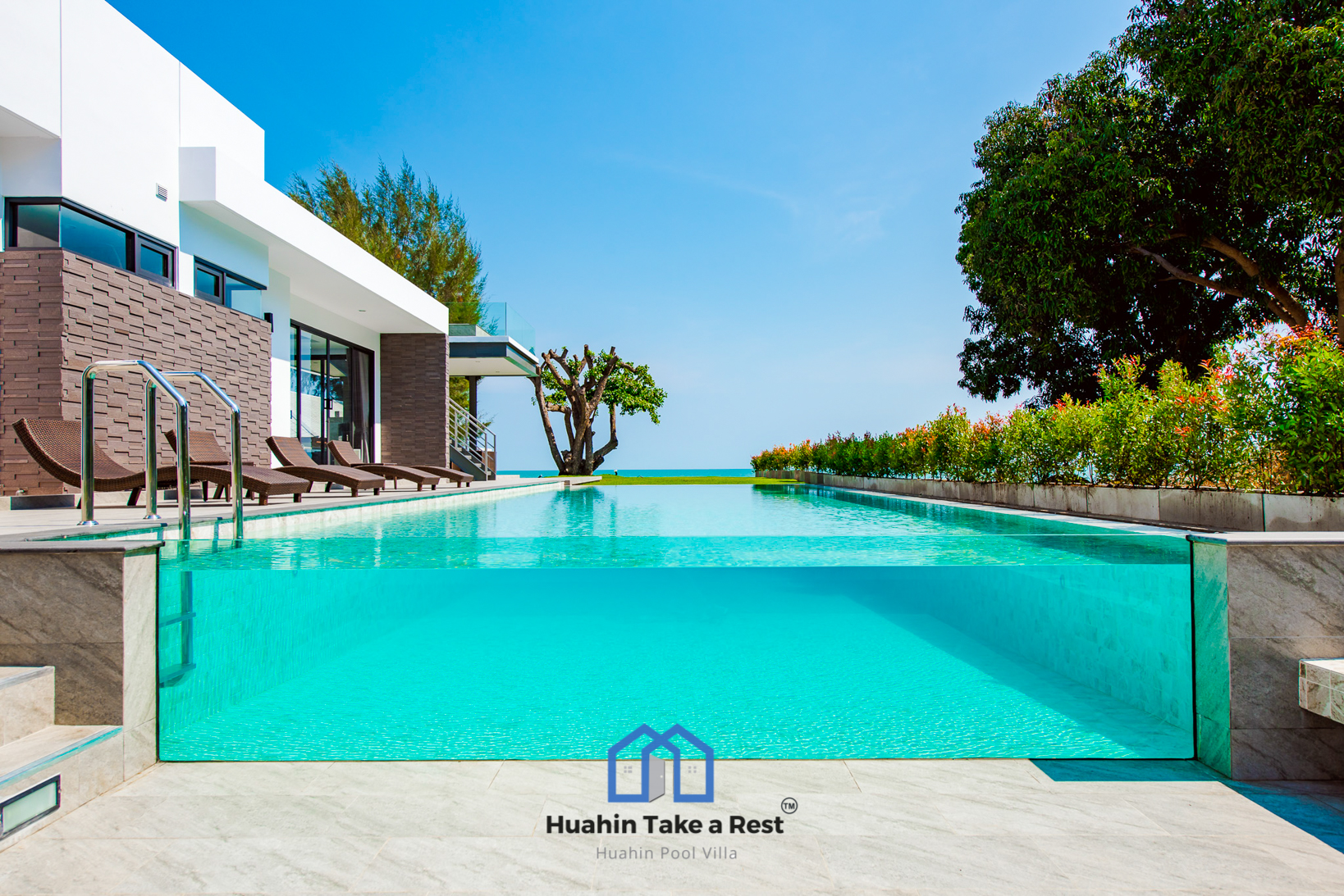 HR15039 บ้านพักติดทะเลหัวหิน The Premium Beach Villa Hua Hin