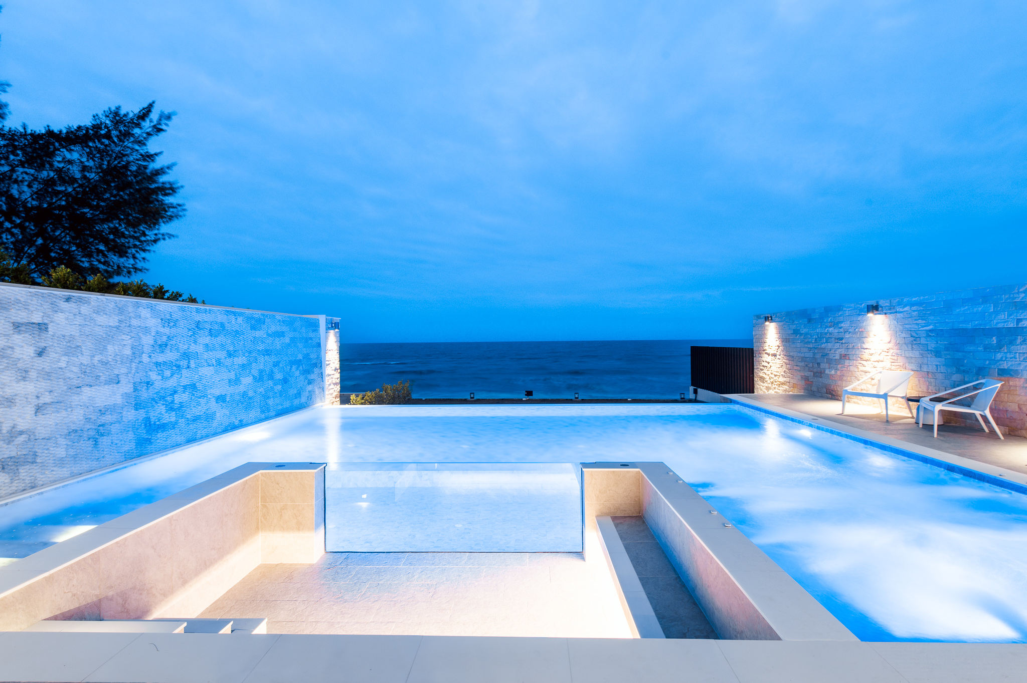 HR15066 บ้านพักติดทะเลหัวหิน The Casa Rocca Beach Villa HuaHin