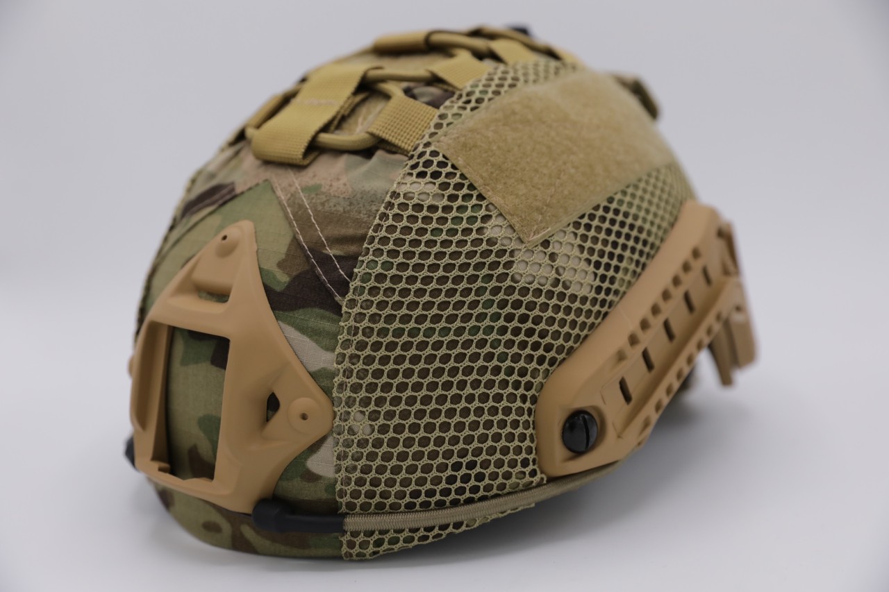 ผ้าคลุมหมวกฟาส Gen3 (ผ้าคลุมหมวกฟาส-ตาข่าย) Mesh Fast Helmet Cover คุณสมบัติ : #ผ้าคลุมหมวกสำหรับ หมวกfast #ตัวผืนผ้าคลุมมีขนาดใหญ่กว่าไซค์ทั่วไปในท้องตลาด ทำให้เมื่อติดตั้งแล้วจะครอบคลุมหมวกได้ดีกว่า และ จัดทรงได้ง่ายกว่า #กระชับยิ่งขึ้นด้วยสายปรับรัด #ม