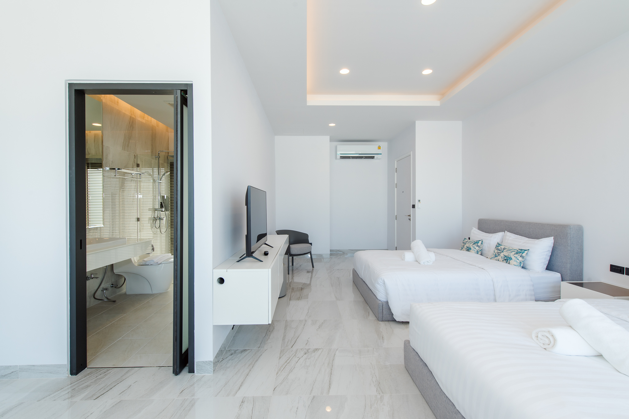 HR15066 บ้านพักติดทะเลหัวหิน The Casa Rocca Beach Villa HuaHin