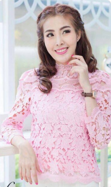 เสื้อลูกไม้สไตน์เกาหลีสีชมพู เสื้อลูกไม้สไตน์วัยรุ่นสีชมพู เสื้อใส่ผ้าซิ่น เสื้อลูกไม้แขนยาว5 ส่วน เสื้อลูกไม้ใส่กับผ้าซิ่นสีชมพู