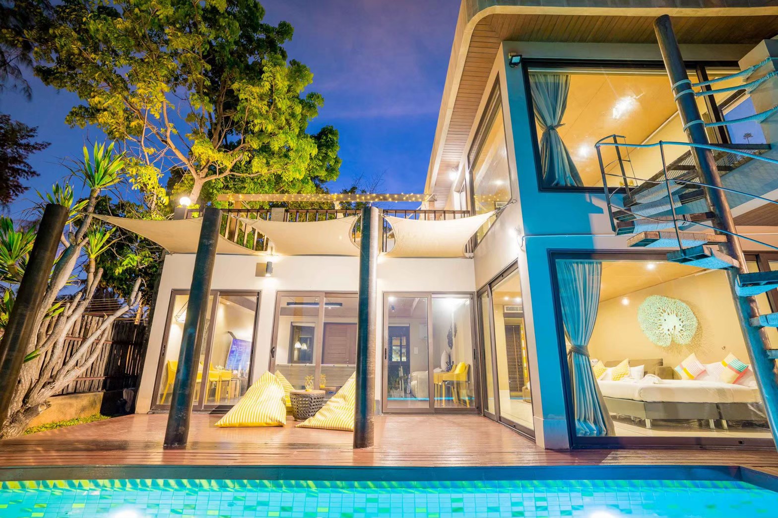 HR15064 บ้านพักติดทะเล The Ocean Beach Villa, Sam Roi Yod.