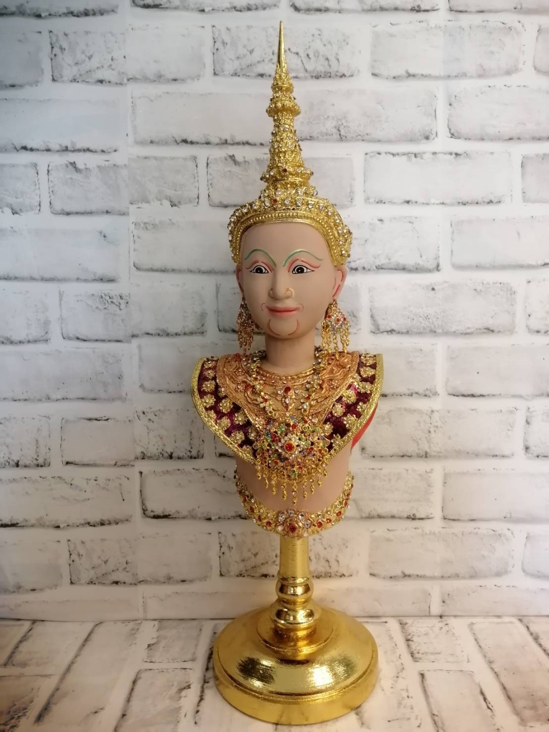 หุ่นนางสีดา พร้อมขาตั้งทอง