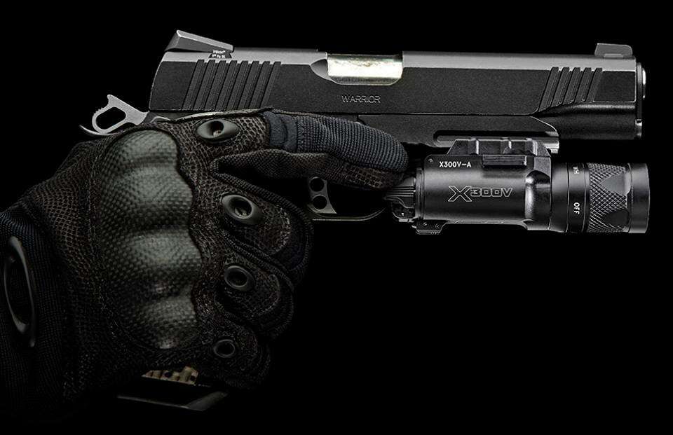 New.Surefire X300V Style LED Handgun or Long Gun WeaponLight (BK) สีดำ สีทราย ราคาพิเศษ