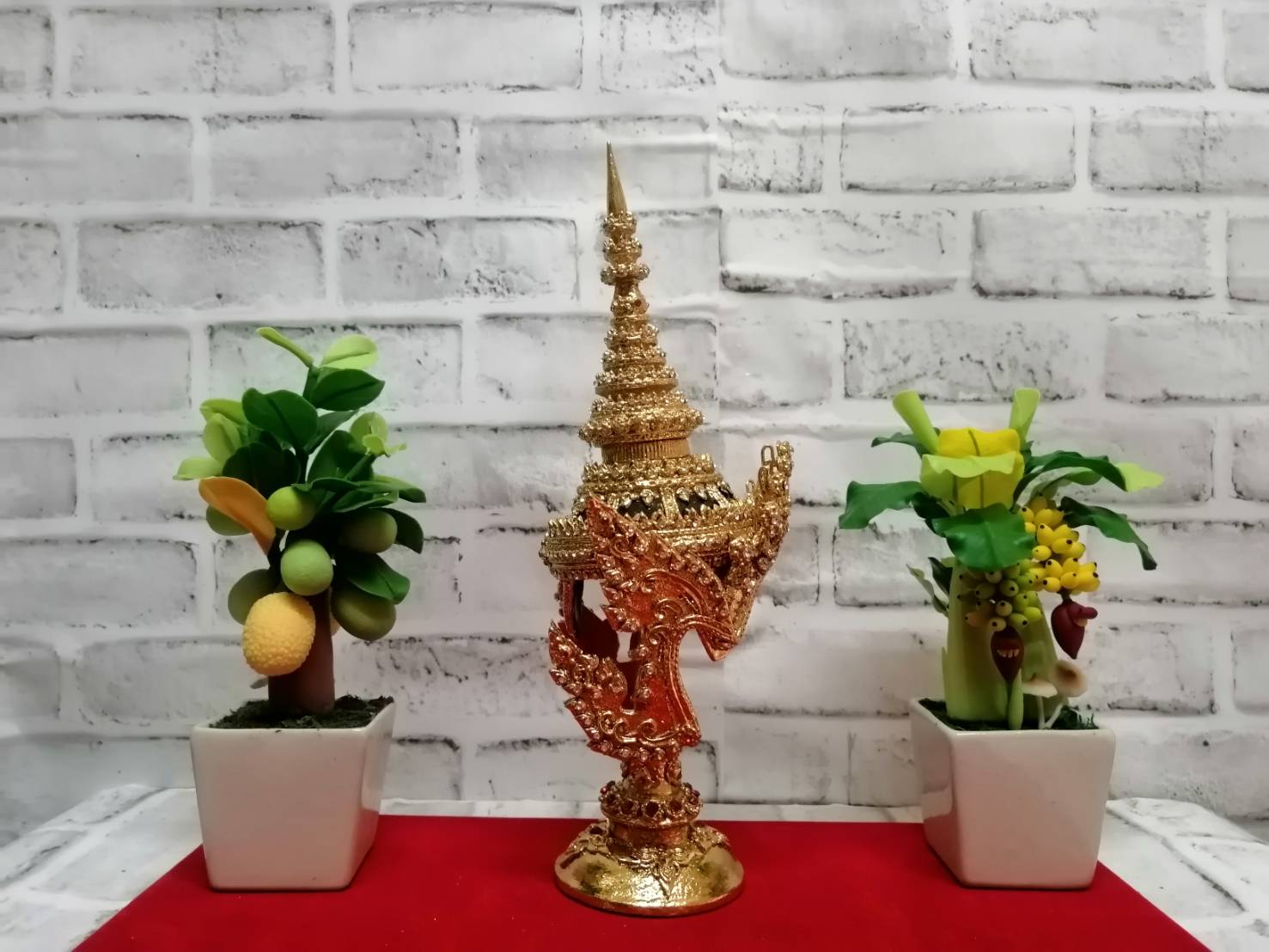 ชฎานาง เกรดพรีเมี่ยม (ขนาดกว้าง 5 นิ้ว) พร้อมฐานตีลายประดับเพชร