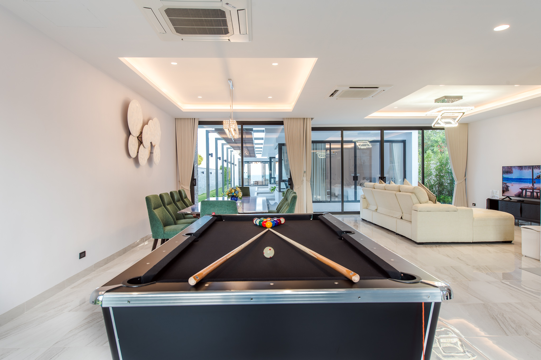 HR15066 บ้านพักติดทะเลหัวหิน The Casa Rocca Beach Villa HuaHin