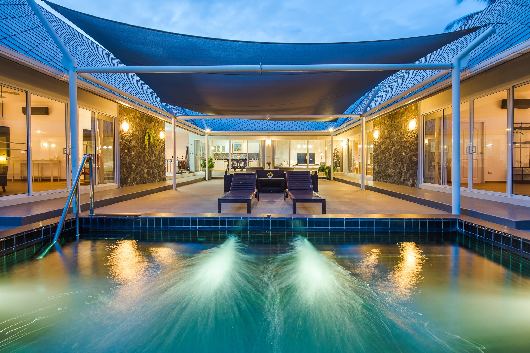 HR15044 บ้านพักติดทะเล กุยบุรี The Cozy Beach Villa