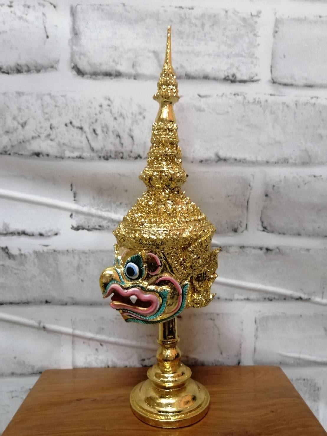 ครุฑ (ทอง) ขนาดกลาง งานละเอียด เรซิ่นปิดทอง พร้อมฐานปิดทอง