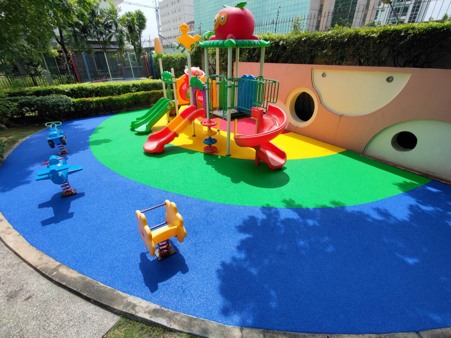 พื้นยาง EPDM พื้นยางกลางแจ้ง ยางปูพื้นสนามEPDM