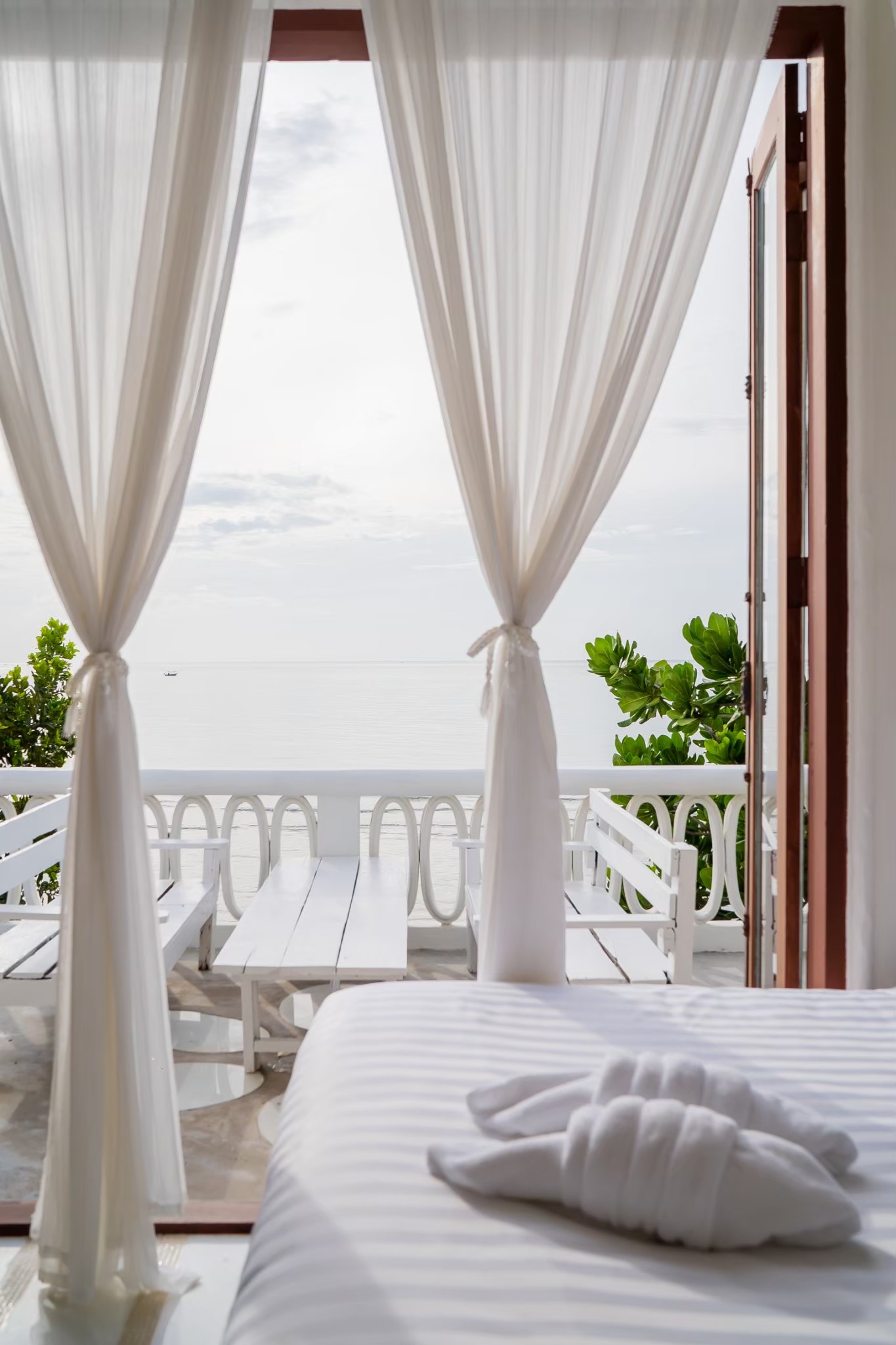 15086 บ้านพักติดทะเล De Pranburi beach villa