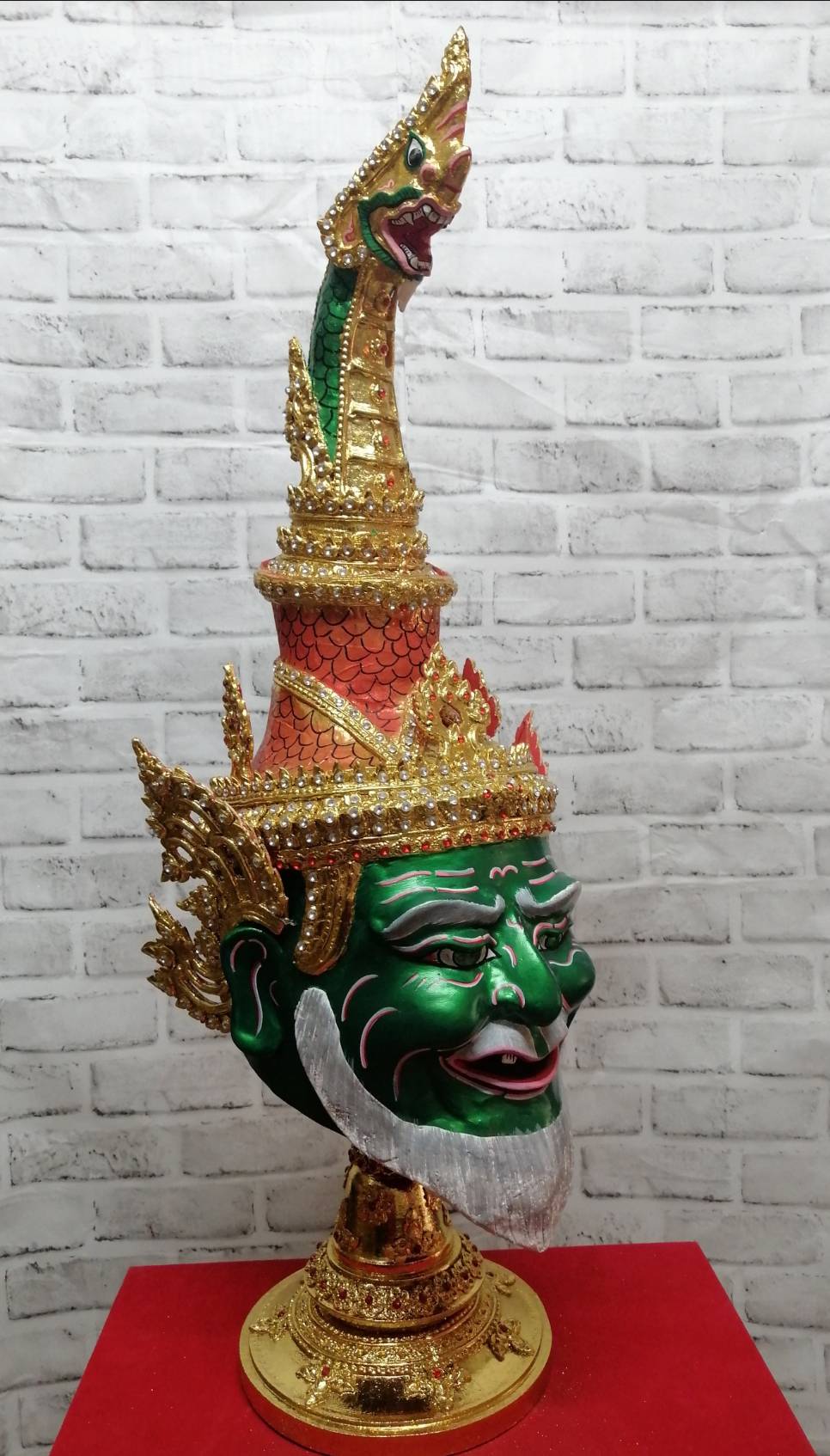 ปู่ภุชงค์ ปู่พญานาค พญานาค พร้อมฐานไม้สีแดง