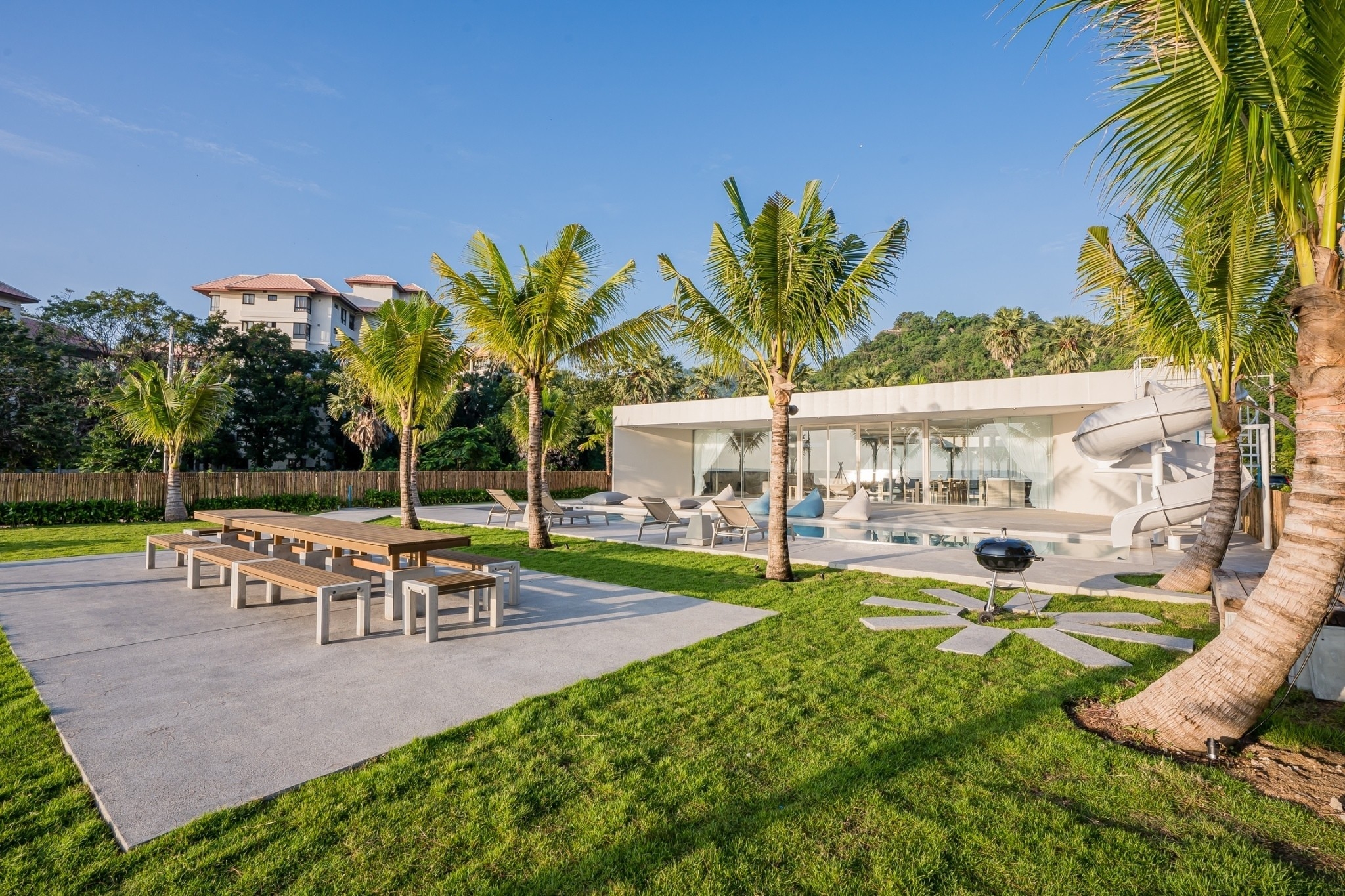 HR15083 บ้านพักติดทะเลหัวหิน The Rest Beachfront Hua Hin Pool Villa