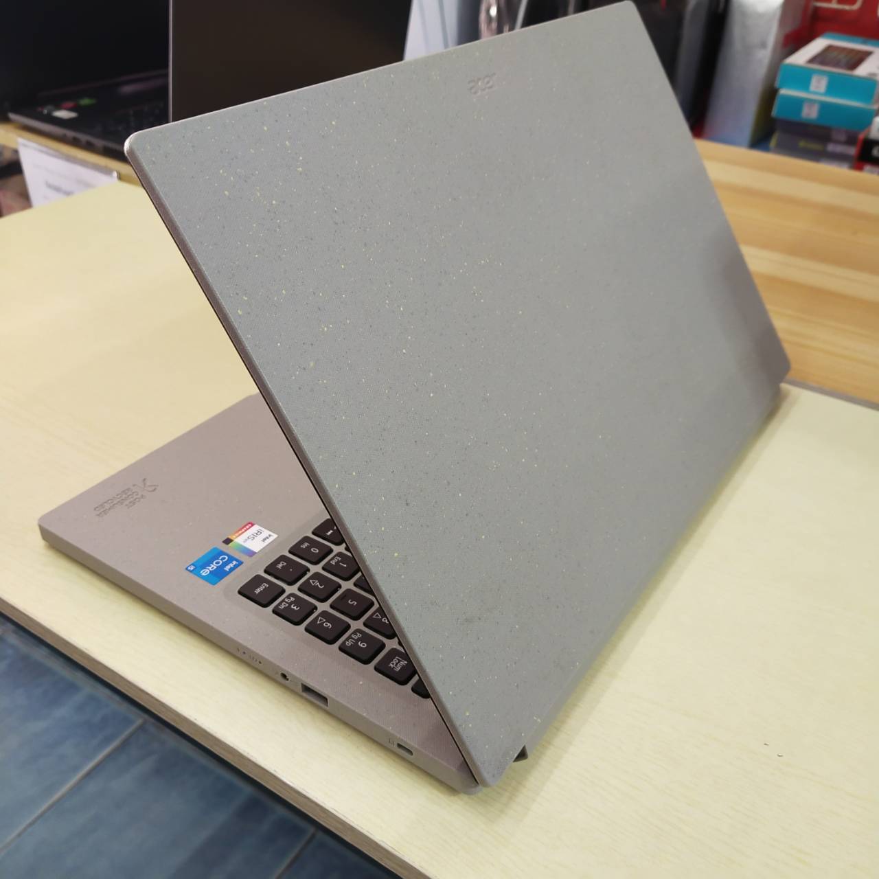 ACER ASPIRE VERO AV15-51-518U สภาพเครื่อง 85%