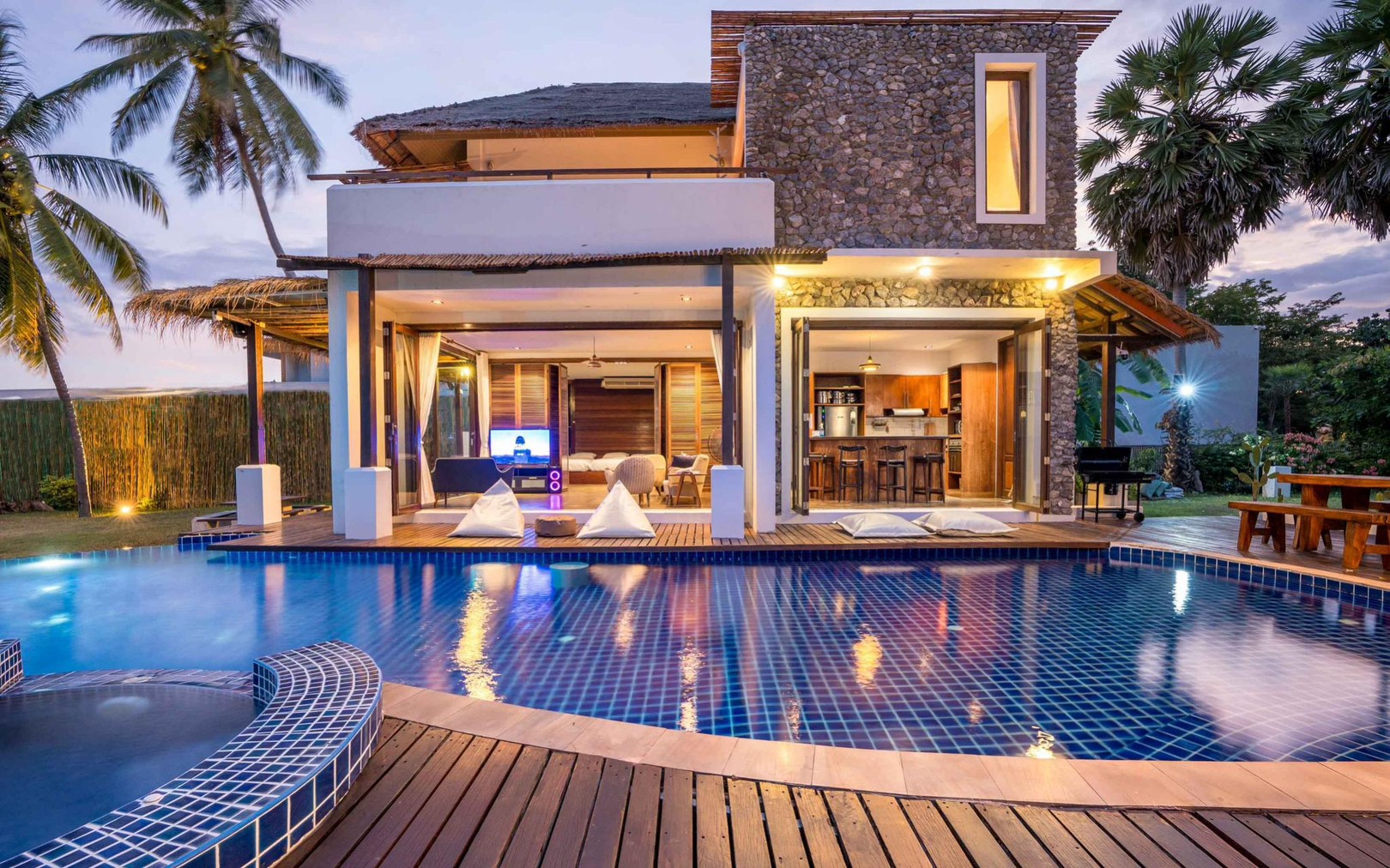 HR15061 บ้านพักติดทะเล The Pamila Beach Villa Kuiburi