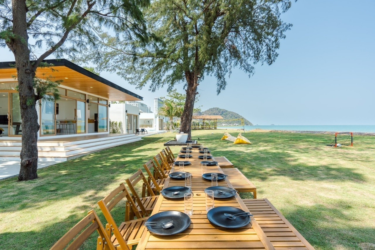 HR15080 The Bristol Beach Huahin Pool villa