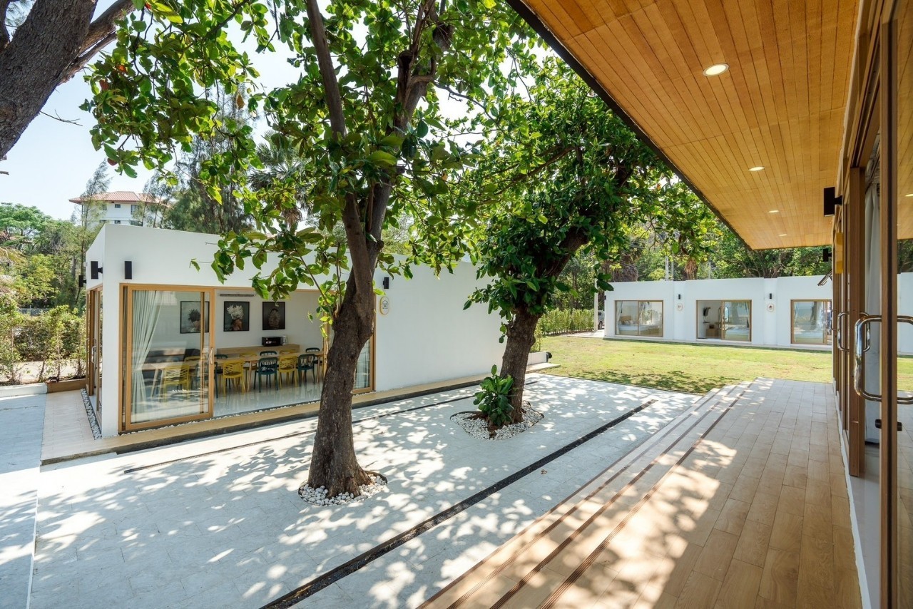 HR15080 The Bristol Beach Huahin Pool villa