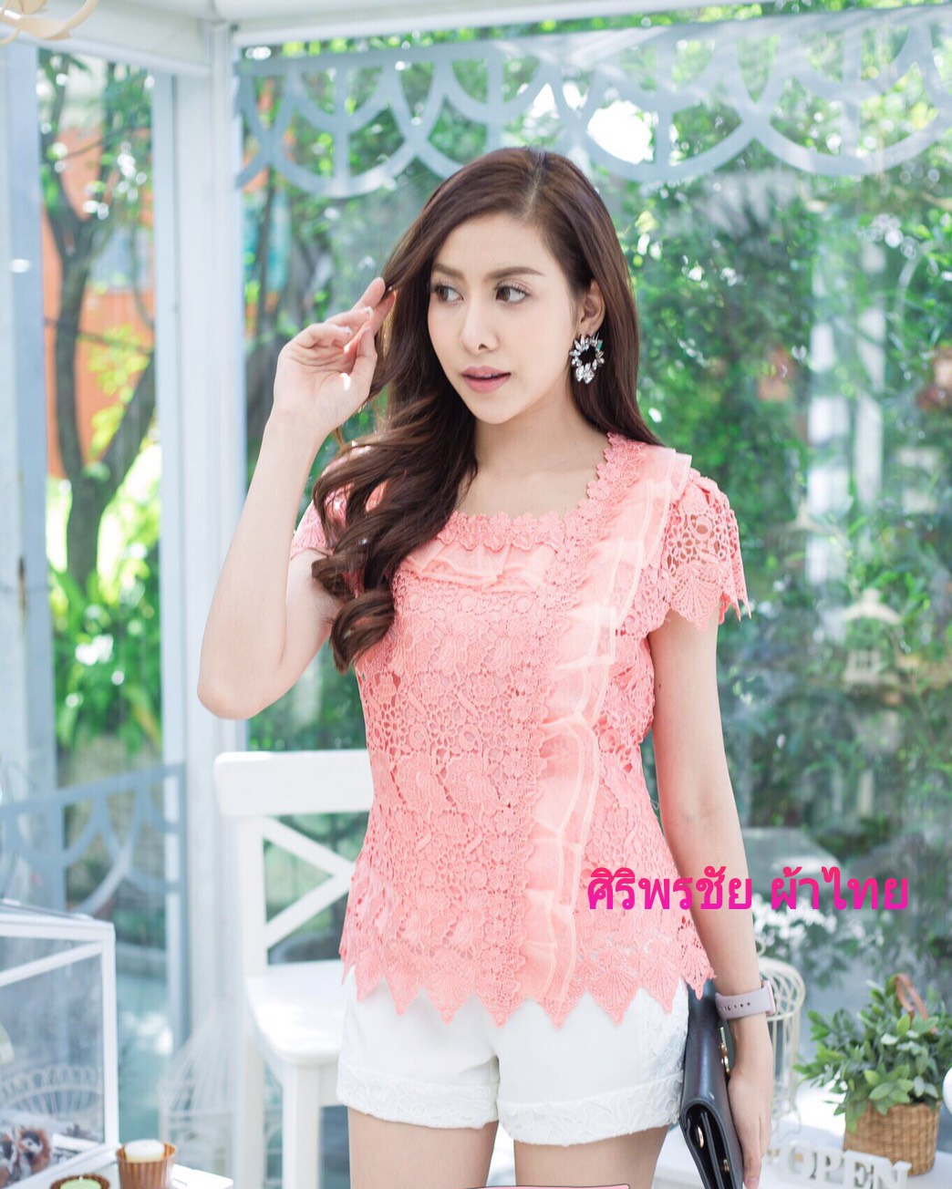 เสื้อลูกไม้สไตน์เกาหลีสีโอรส เสื้อลูกไม้สไตน์วัยรุ่นสีโอรส เสื้อผ้าไทยใส่กับผ้าซิ่น เสื้อผ้าฝ้ายใส่กับผ้าถุงสีเทา เสื้อลูกไม้ใส่ผ้าซิ่น เสื้อลูกไม้พาดาแขนสั้นสีโอรส