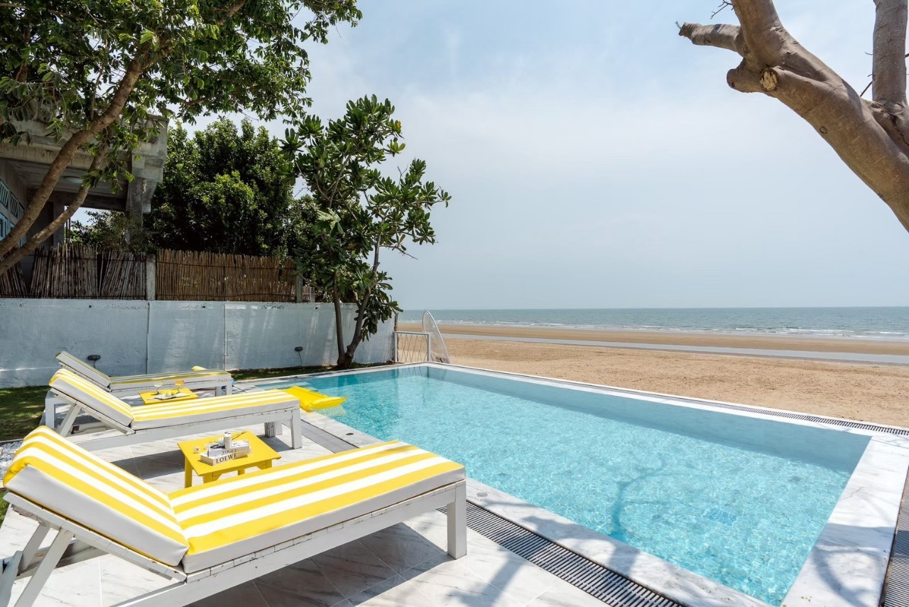 HR15075 บ้านพักติดหาดปราณบุรี The Banana Beach Villa Pranburi