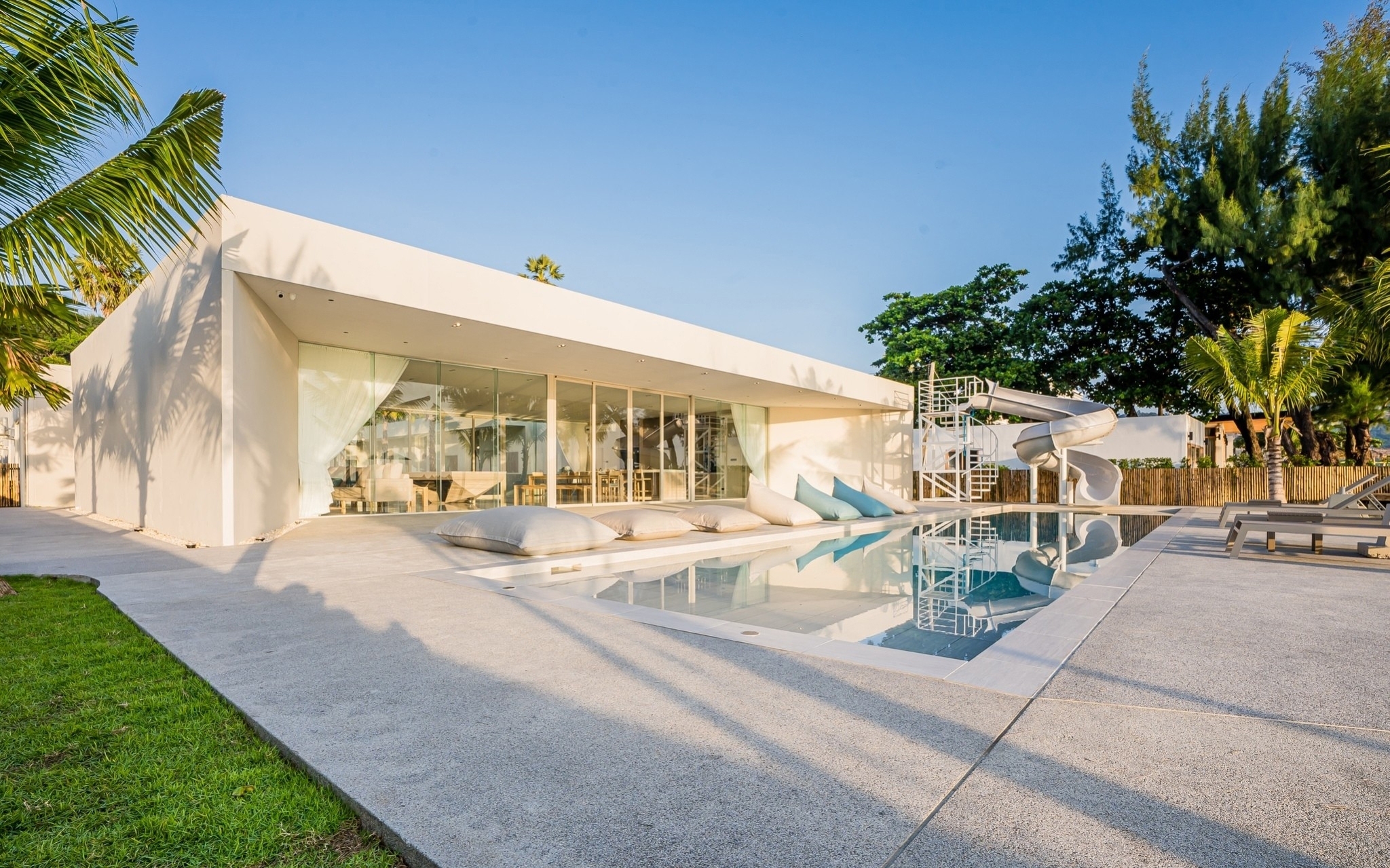 HR15083 บ้านพักติดทะเลหัวหิน The Rest Beachfront Hua Hin Pool Villa