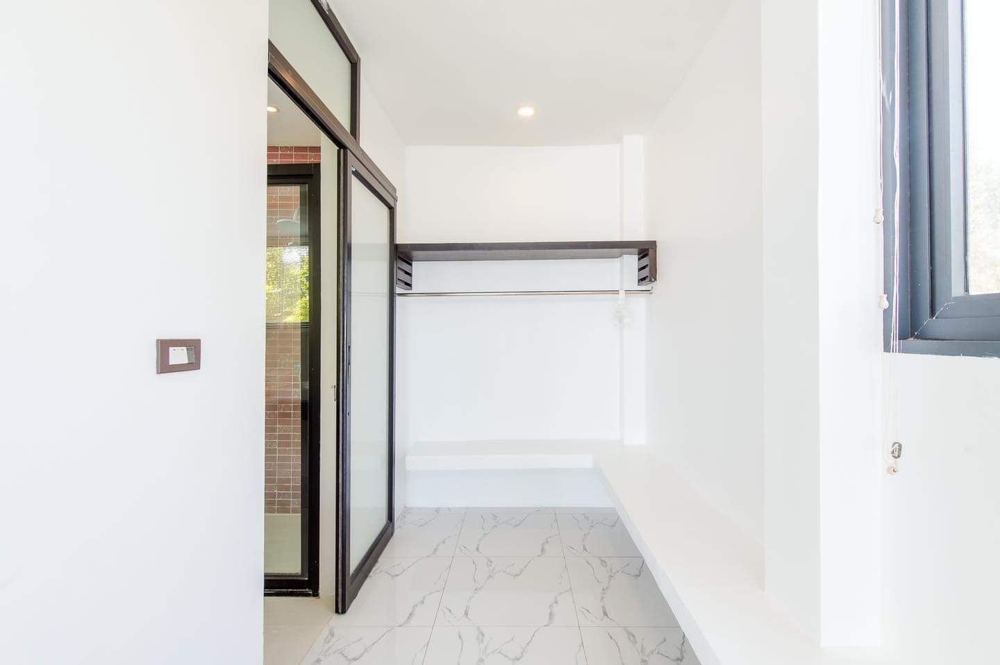 HR15008 บ้านพักติดทะเล โมเดิร์นบีช ปราณบุรี