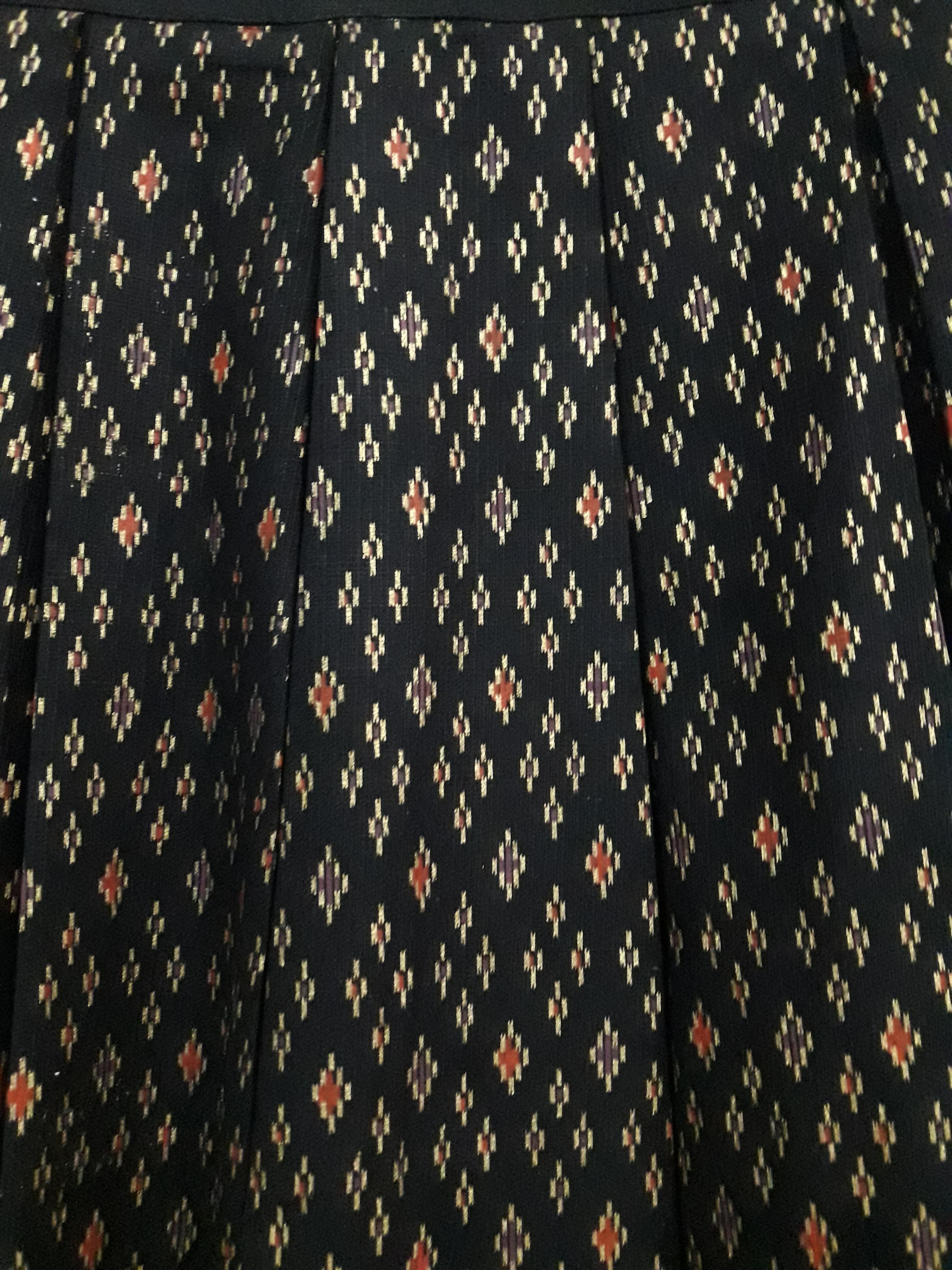 กระโปรงผ้าไทจยสำเร็จรูป กระโปรงผ้าฝ้ายมัดหมี่ กระโปรงผ้าฝ้ายทรงทวิท กระโปรงผ้าฝ้ายวัยรุ่น