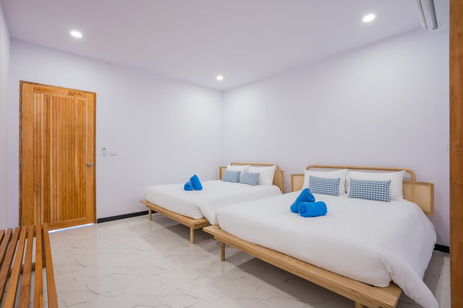 HR15059 บ้านพักติดทะเลชะอำ The Mira Beach Cha Am