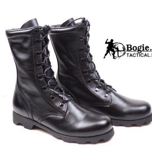 New.เร็ว) Bogie1 รองเท้าคอมแบท รุ่น F01(กิ๊ปปลดเร็ว) Bogie1 HONOR SOLDIER (F01) กิ๊ปปลดเร็ว รองเท้าคอมแบทที่หนังนุ่มตั้งแต่ครั้งแรกที่ใส่ ใครมีปัญหาหนังกัดจัดรุ่นนี้เลย .................... เปิดตัวรองเท้าทหาร-ตำรวจ พื้นหล่อบ๊อกยางพิเศษ (Polyurethane) เป็น