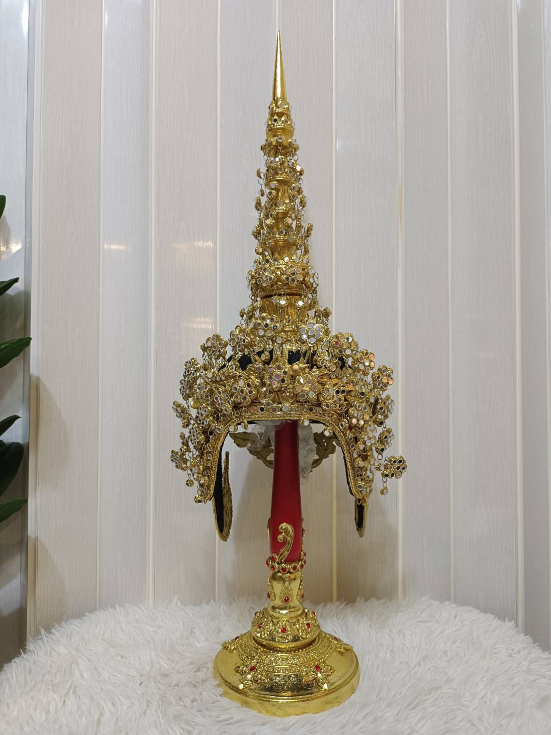 ชฎานาง ประดับกระจก ขนาดสวมหัว พร้อมฐานไม้สีแดงฟรี