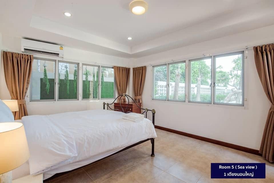 HR15042 บ้านพักติดทะเลหัวหิน The Sunny Beach Villa