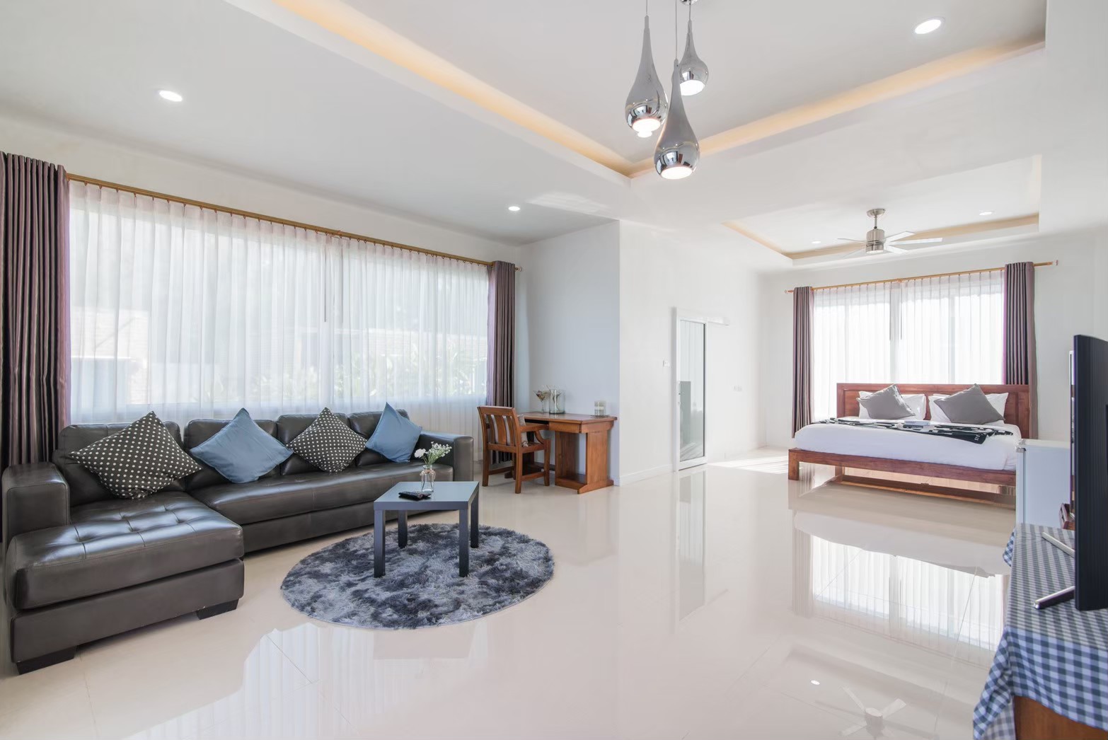 HR15045 บ้านพักติดทะเล The Moon Beach Villa