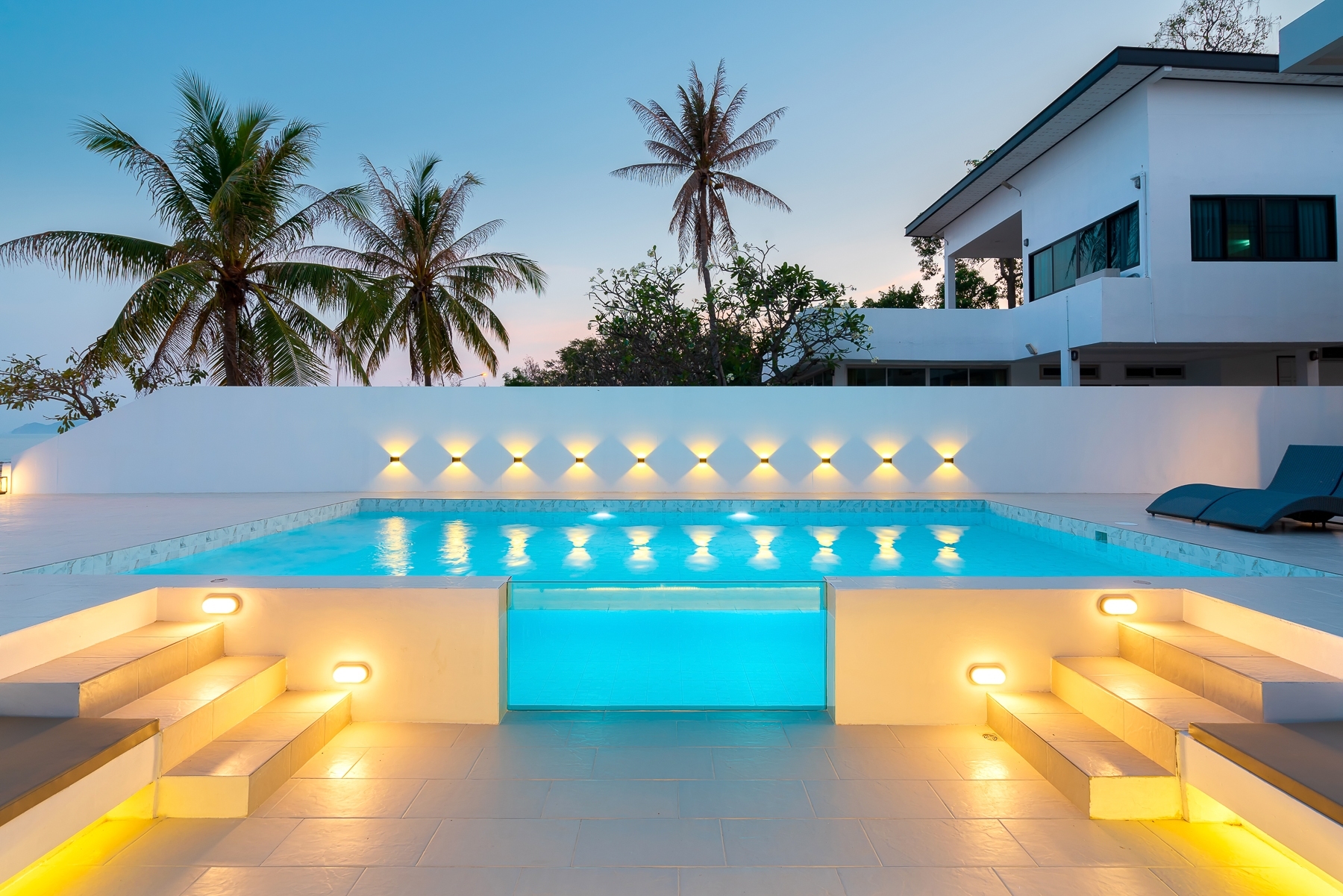 HR15070 บ้านพักติดทะเล The Gina Beach Villa Pranburi