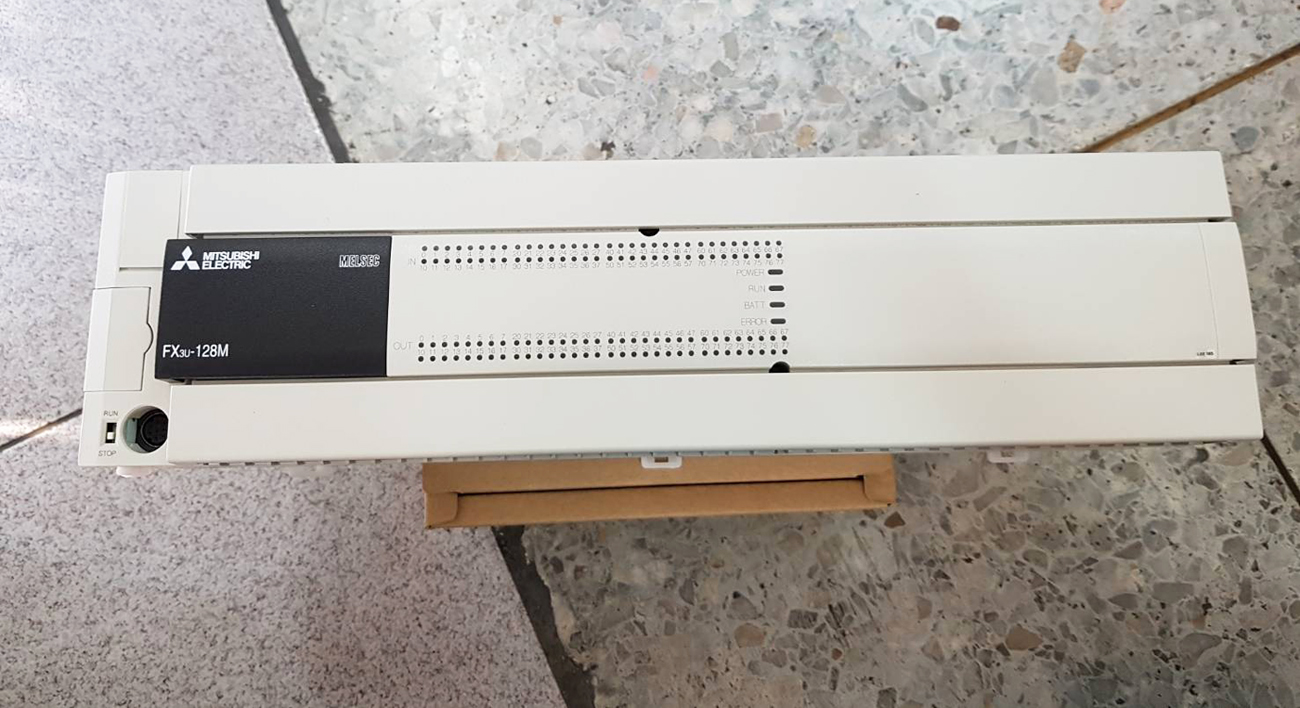 FX3U-128MR/ES-A PLC MITSUBISHI 64 IN/ 64 OUT AC/DC/RELAY