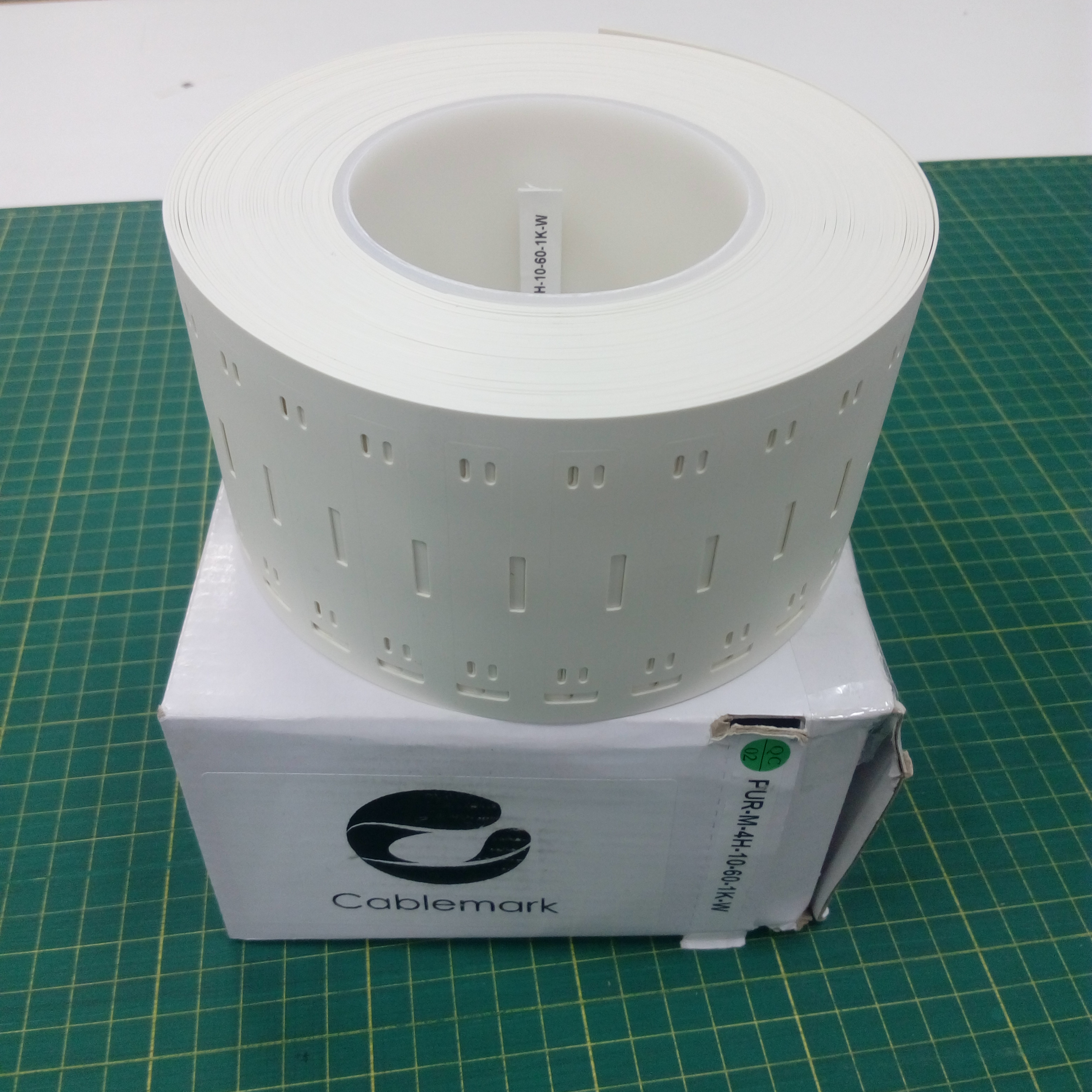 TAG มาร์คสายไฟ Polyurethane สีขาว เบอร์มาร์คสายไฟ CABLE MARKER