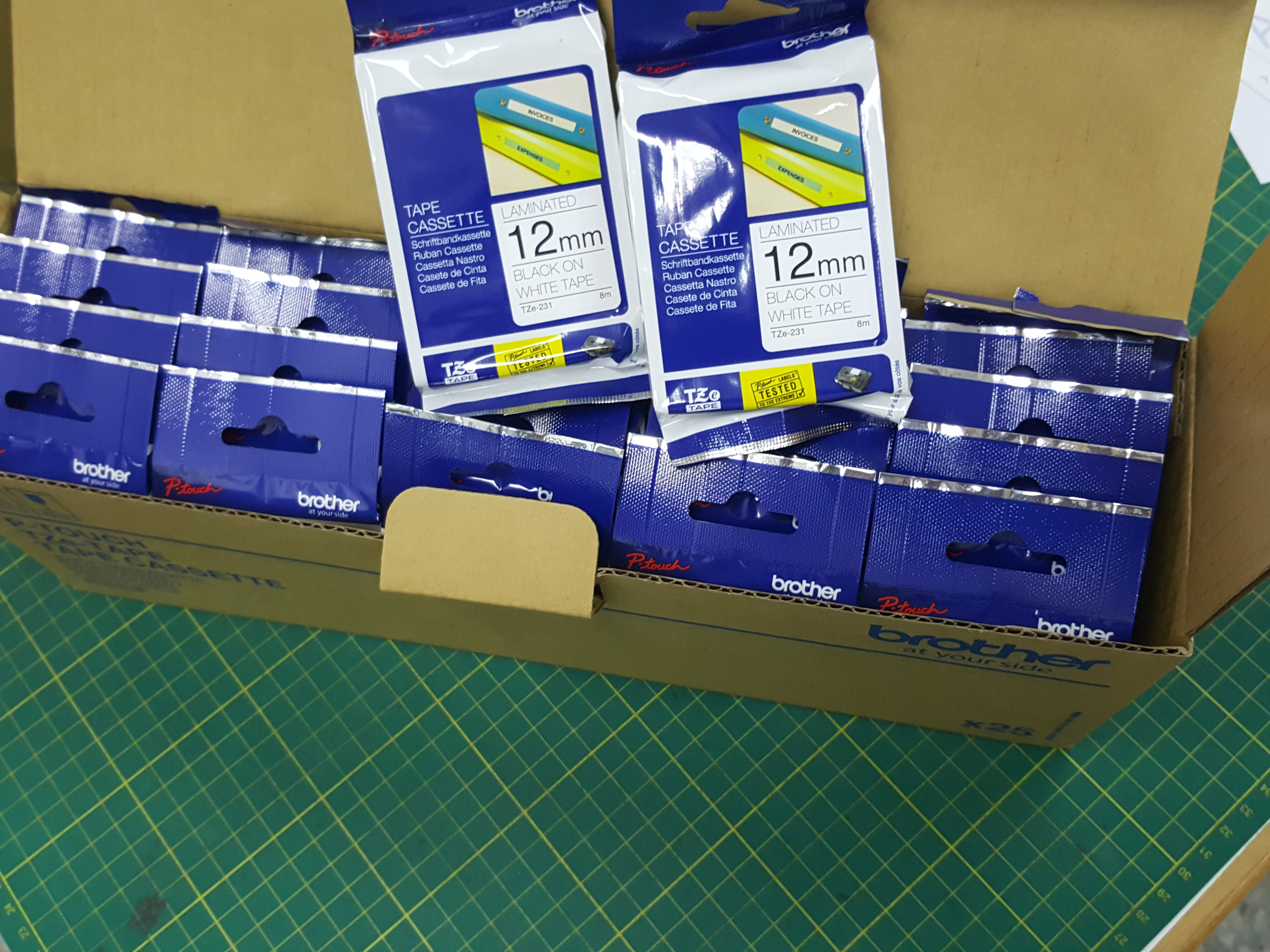 เทปพิมพ์อักษร TZE-221 9 มม. BROTHER ของแท้ ราคาถูก ส่งไว อักษรสีดำ พื้นสีขาว