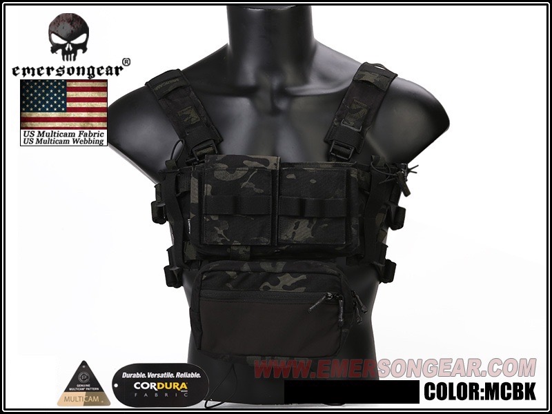 Micro Fight Chissis MK3 Chest Rig ยี่ห้อ Emerson คุณสมบัติ : #เสื้อเวสทำจากผ้าCordura แท้100% #เสื้อเวสออกแบบมาให้สวมใส่ง่าย คนตัวใหญ่ก็สามารถใส่ได้ #มีช่องเก็บของมากมาย #เพ้าบริเวณหน้าอกสามารถถอดเปลี่ยนได้ตามความต้องการ #สามารถพกแม็กกระซีนปืนยาวได้4แม็ก 