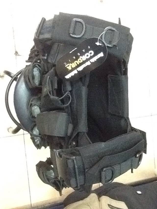 New.เสื้อเกราะ Tactical. มาพรัอมอุปกรณ์ใส่แม็กพร้อม สีดำ