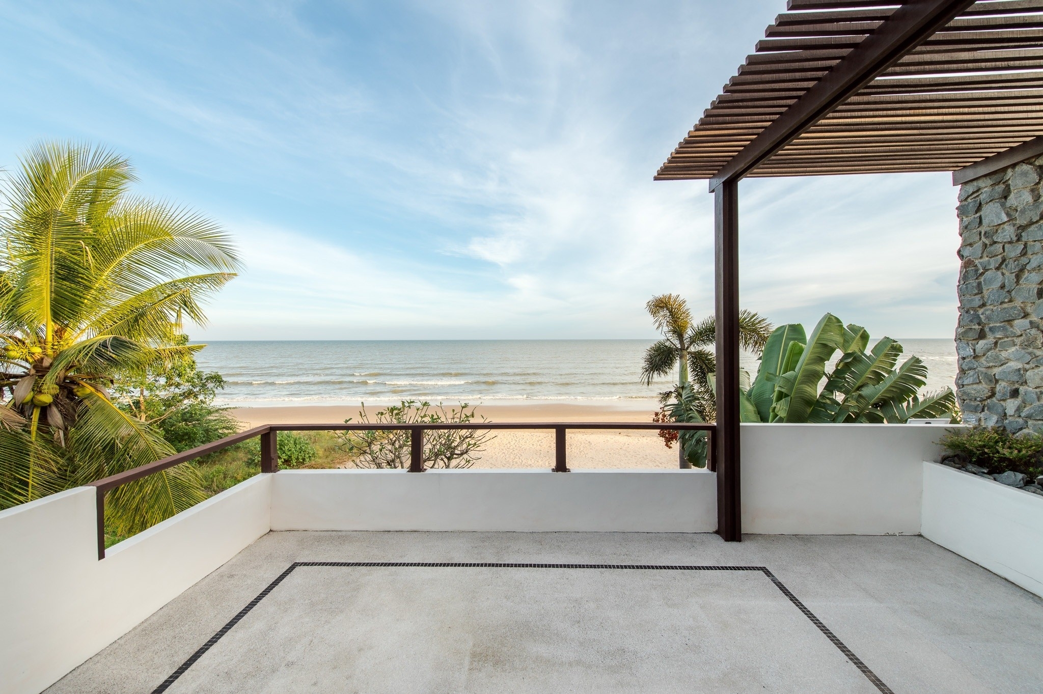 HR15088 บ้านพักติดทะเล S Beach pool villa Kuiburi