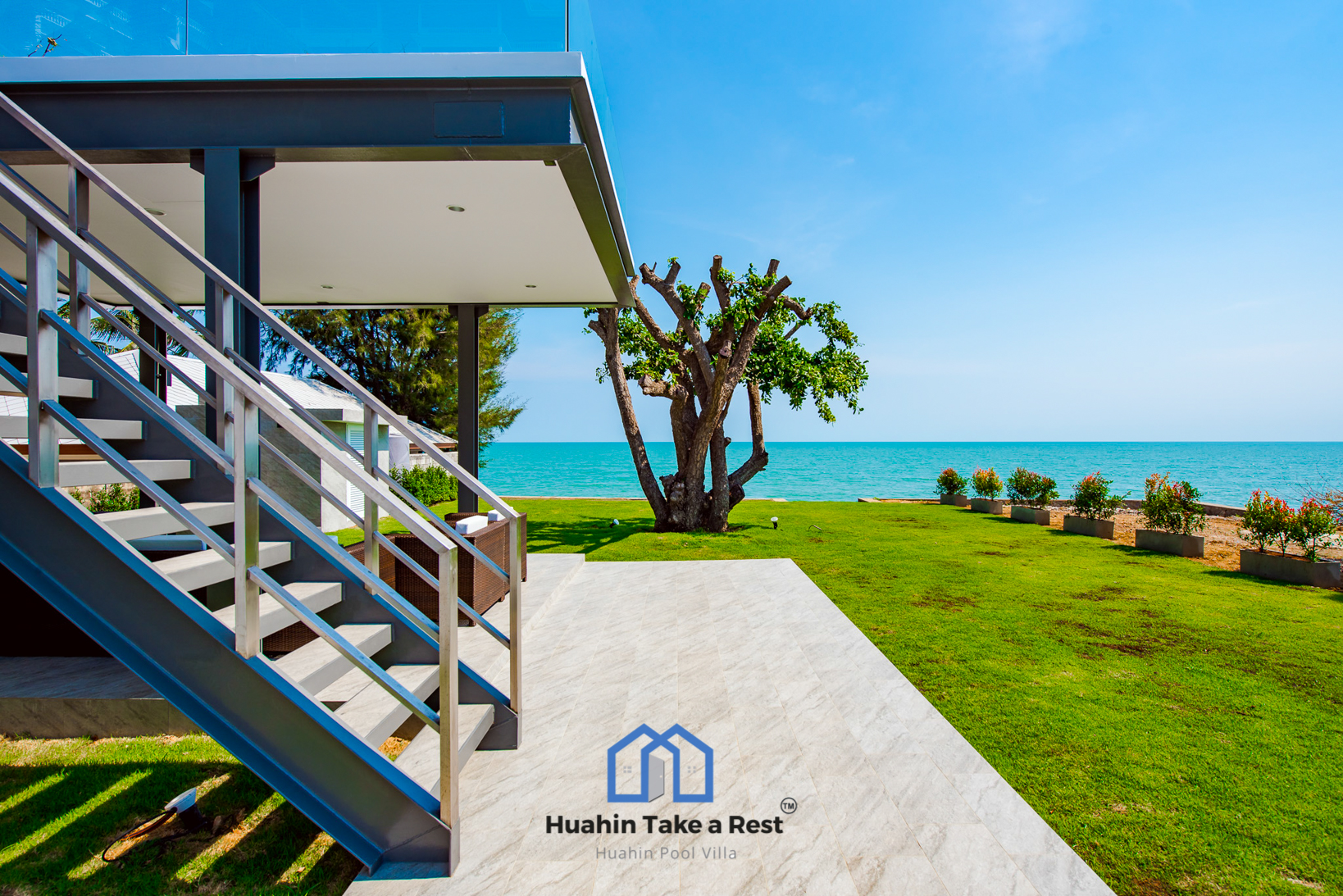 HR15039 บ้านพักติดทะเลหัวหิน The Premium Beach Villa Hua Hin