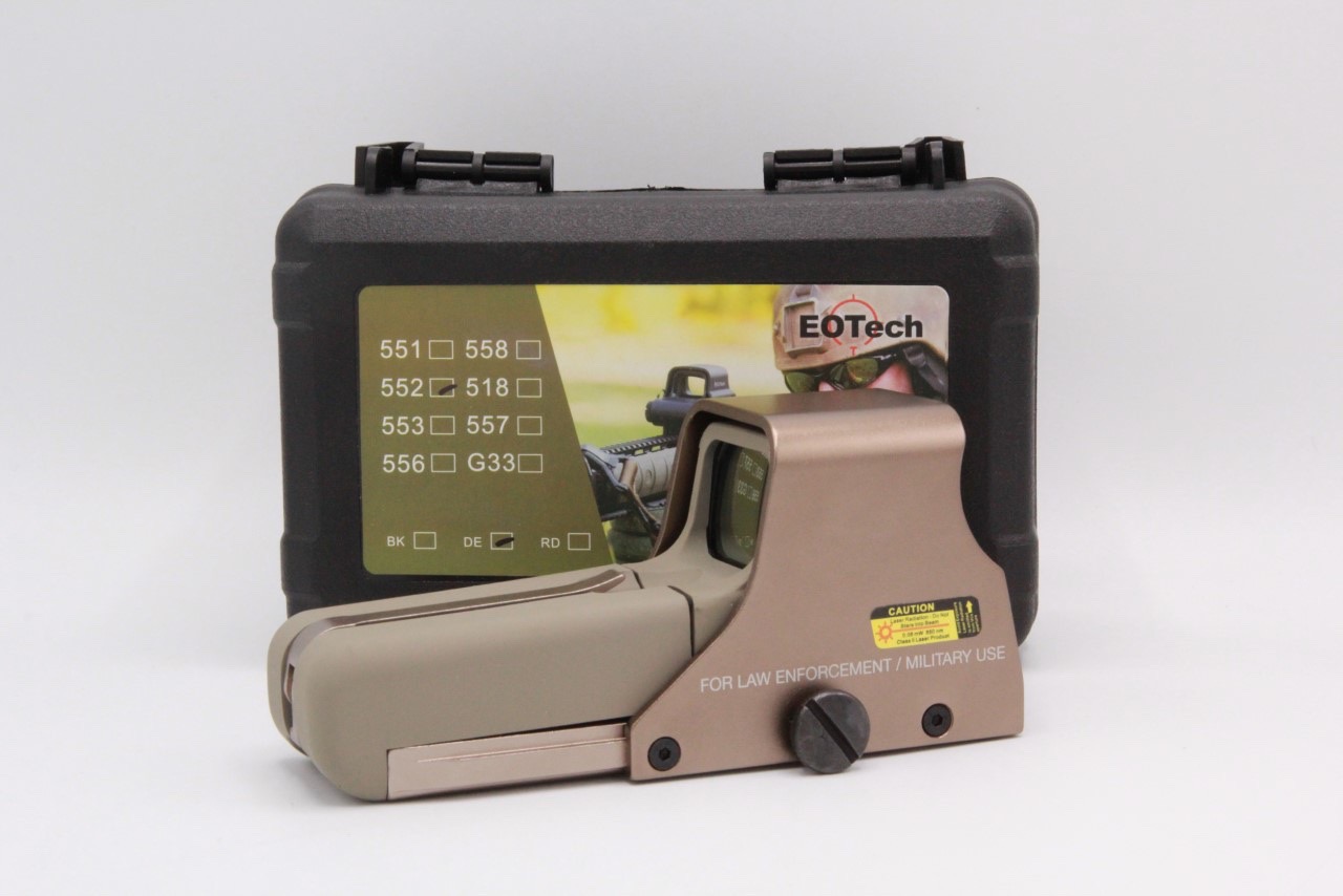 ดอท ยี่ห้อ Eo-tech รุ่น 552 คุณสมบัติ : #น้ำหนักเบา #จุดเล็งเป้าเป็นแบบโฮโลกราฟฟิค ไฟเป้ามี 2 สีให้ปรับ สีแดง และ สีเขียว(สามารถปรับความเข้มของแสดงได้) ใช้ถ่าน AAA จำนวน2ก้อน มี3สีให้เลือก #สีดำ #สีทราย #สีแดง