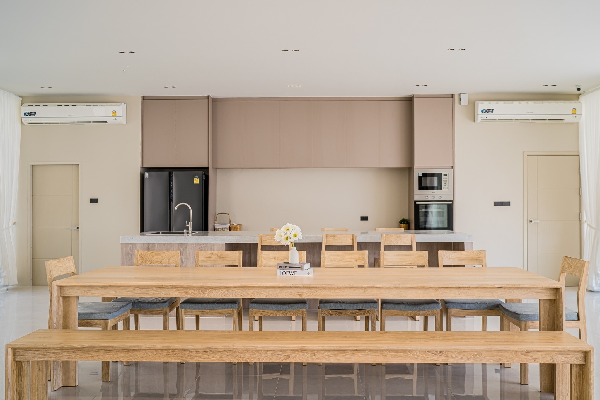 HR15083 บ้านพักติดทะเลหัวหิน The Rest Beachfront Hua Hin Pool Villa