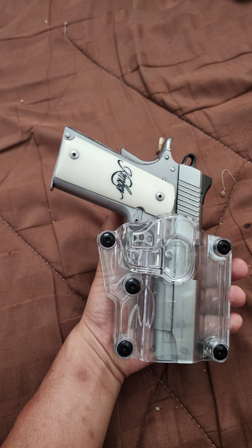 New. ซอง Megafit แบบใส ( Transparent Cytac Mega-Fit Holster ) -ซองปืนที่ออกแบบมาให้สามารถใช้งานได้หลากหลายรุ่น (ตามตารางแนบ) เช่น Glock , Sig Sauer, CZ , Beretta, Ruger , S&W, Walther, Colt, Taurus และอื่นๆ -ผลิตจากวัสดุ Polymer ชนิดใส -ซองถูกออกแบบให้ปลด