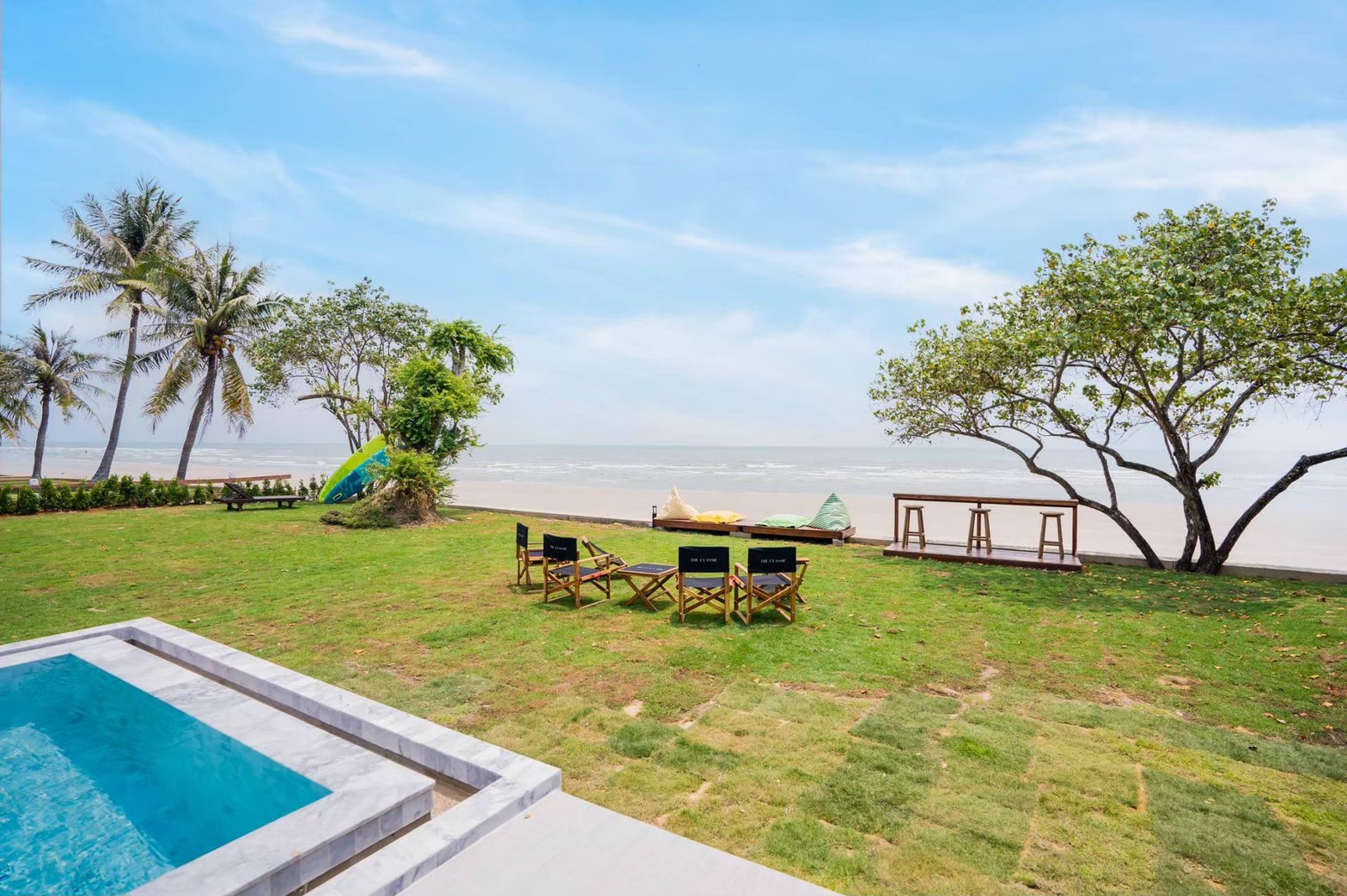 HR15050 บ้านพักติดทะเล The Century Beach Villa Cha Am