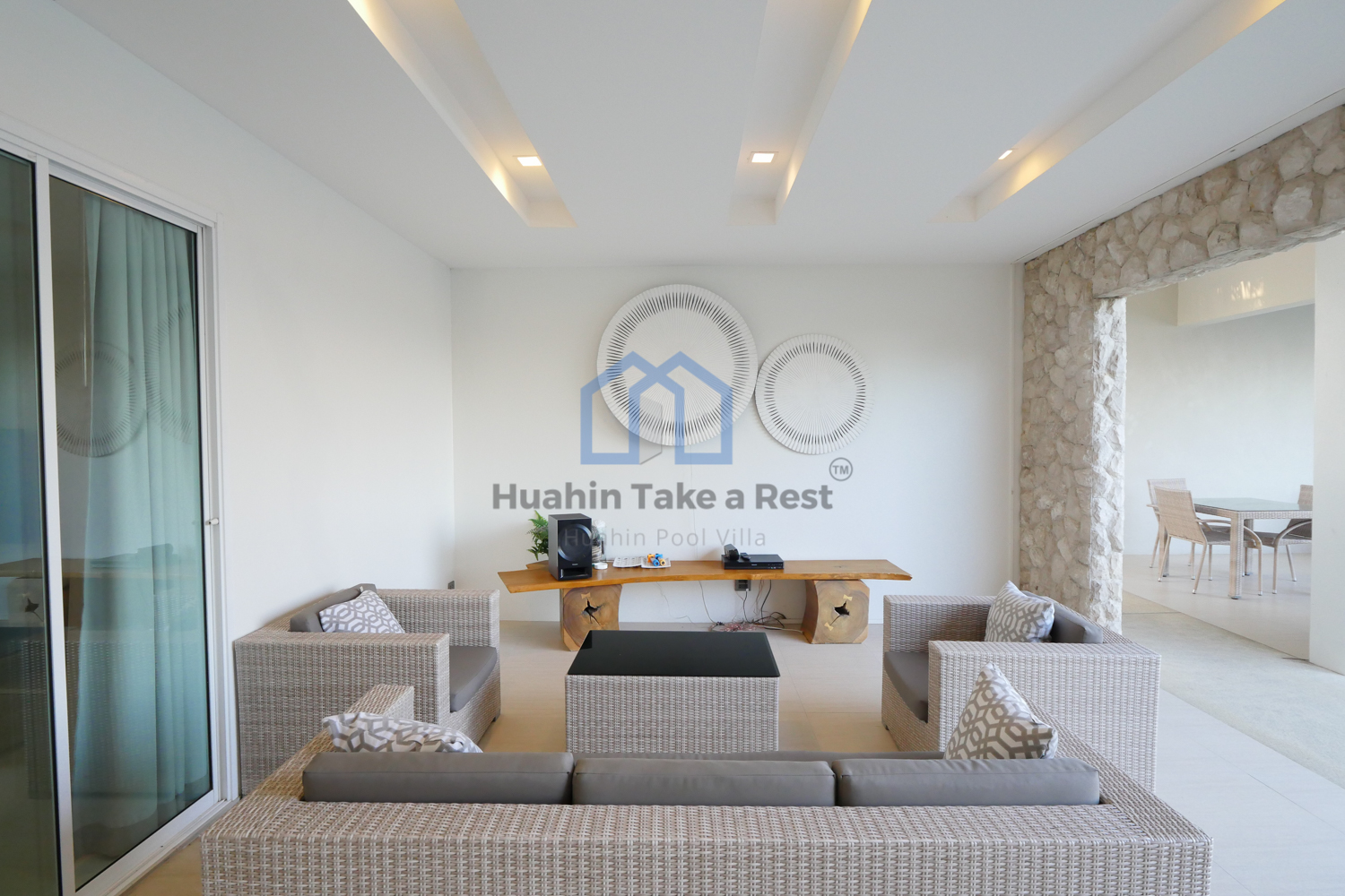 HR15009 บ้านซีบรีซ วิลล่าติดทะเลสุดหรู