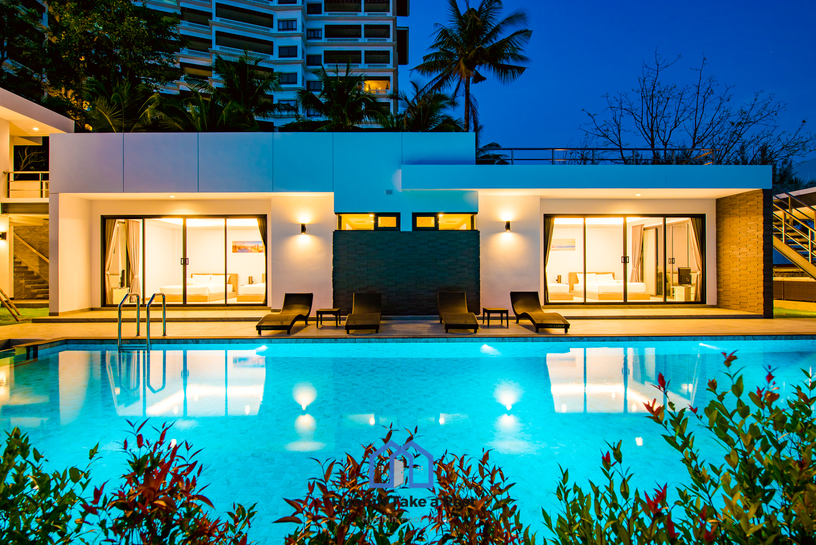 HR15039 บ้านพักติดทะเลหัวหิน The Premium Beach Villa Hua Hin